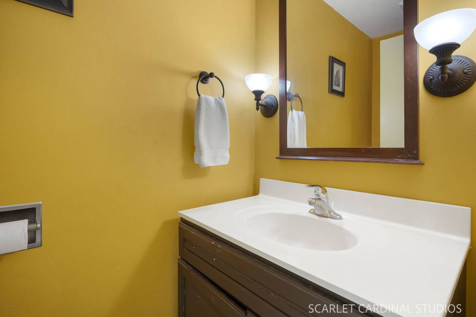 2S620 Hampton DR, Warrenville, IL 60555