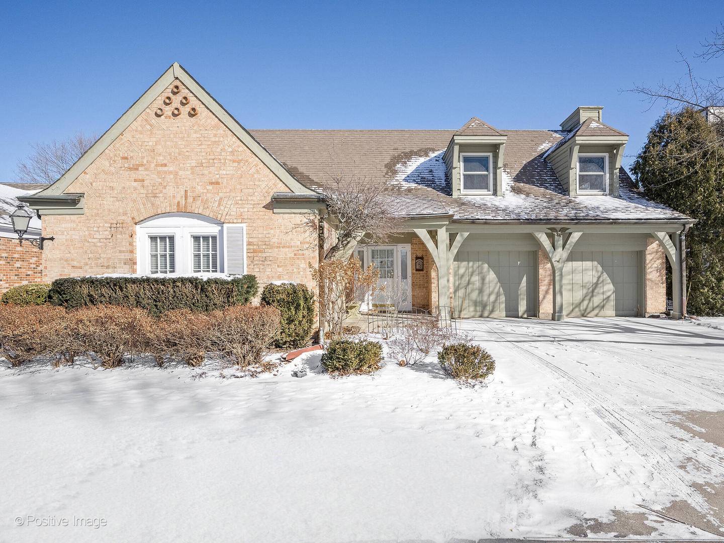 116 Rivershire LN, Lincolnshire, IL 60069