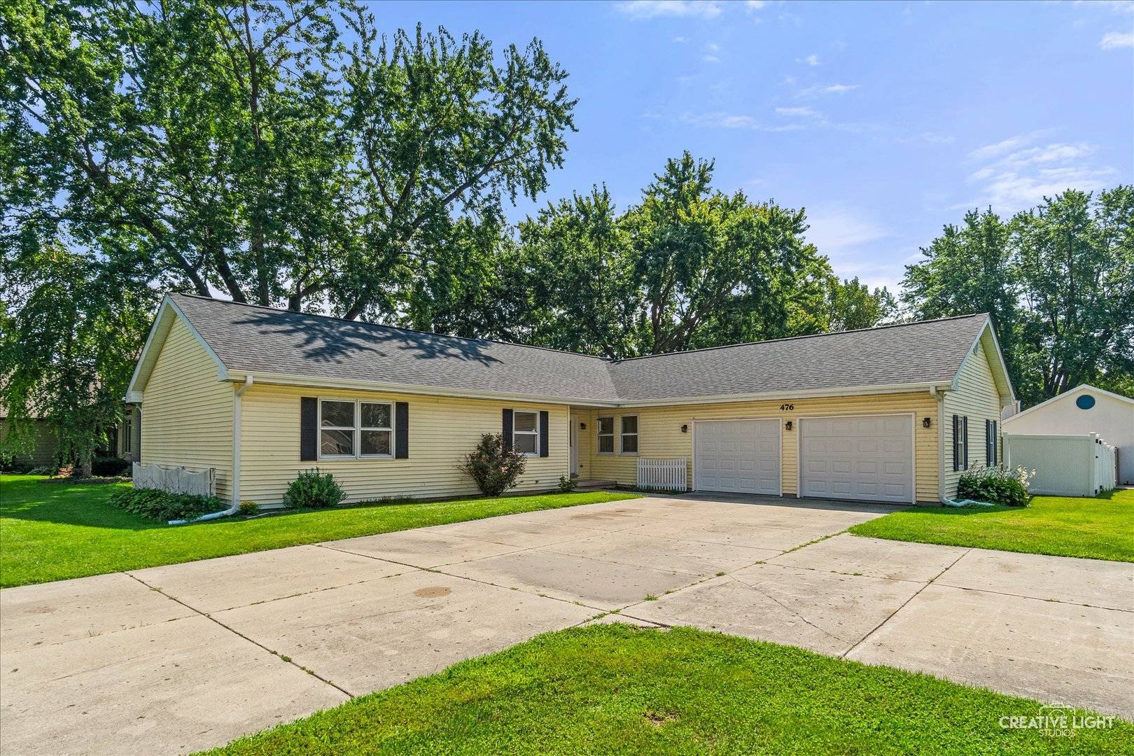 476 LaSalle DR, Lake Holiday, IL 60552
