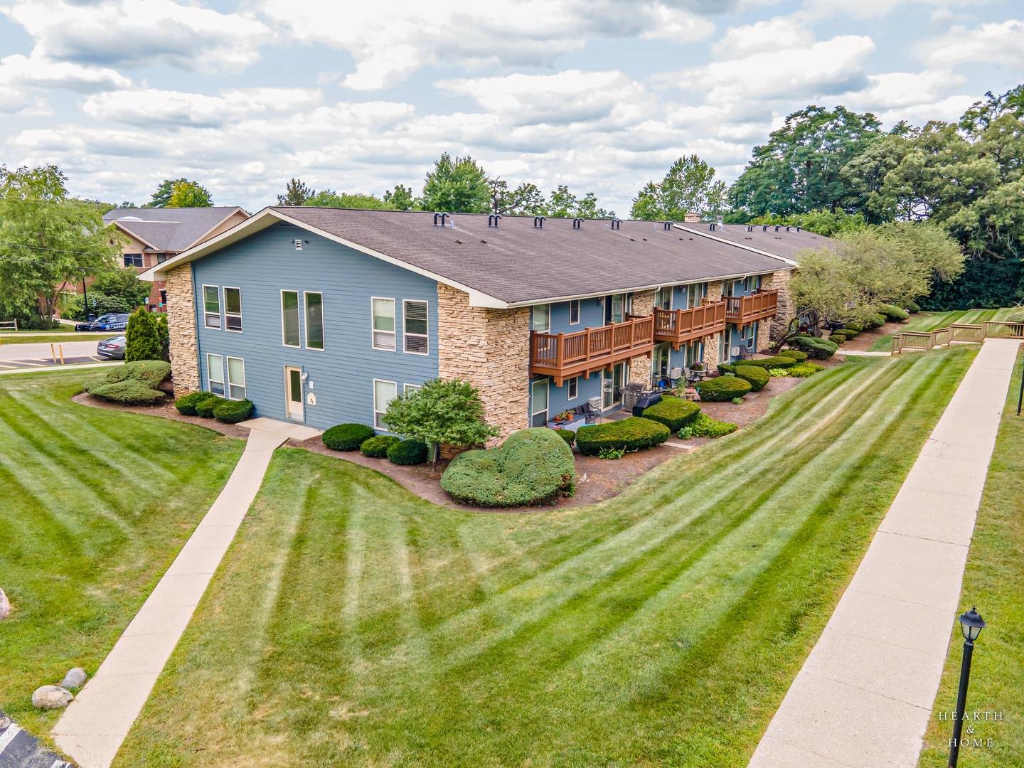 300 Opatrny DR #211, Fox River Grove, IL 60021