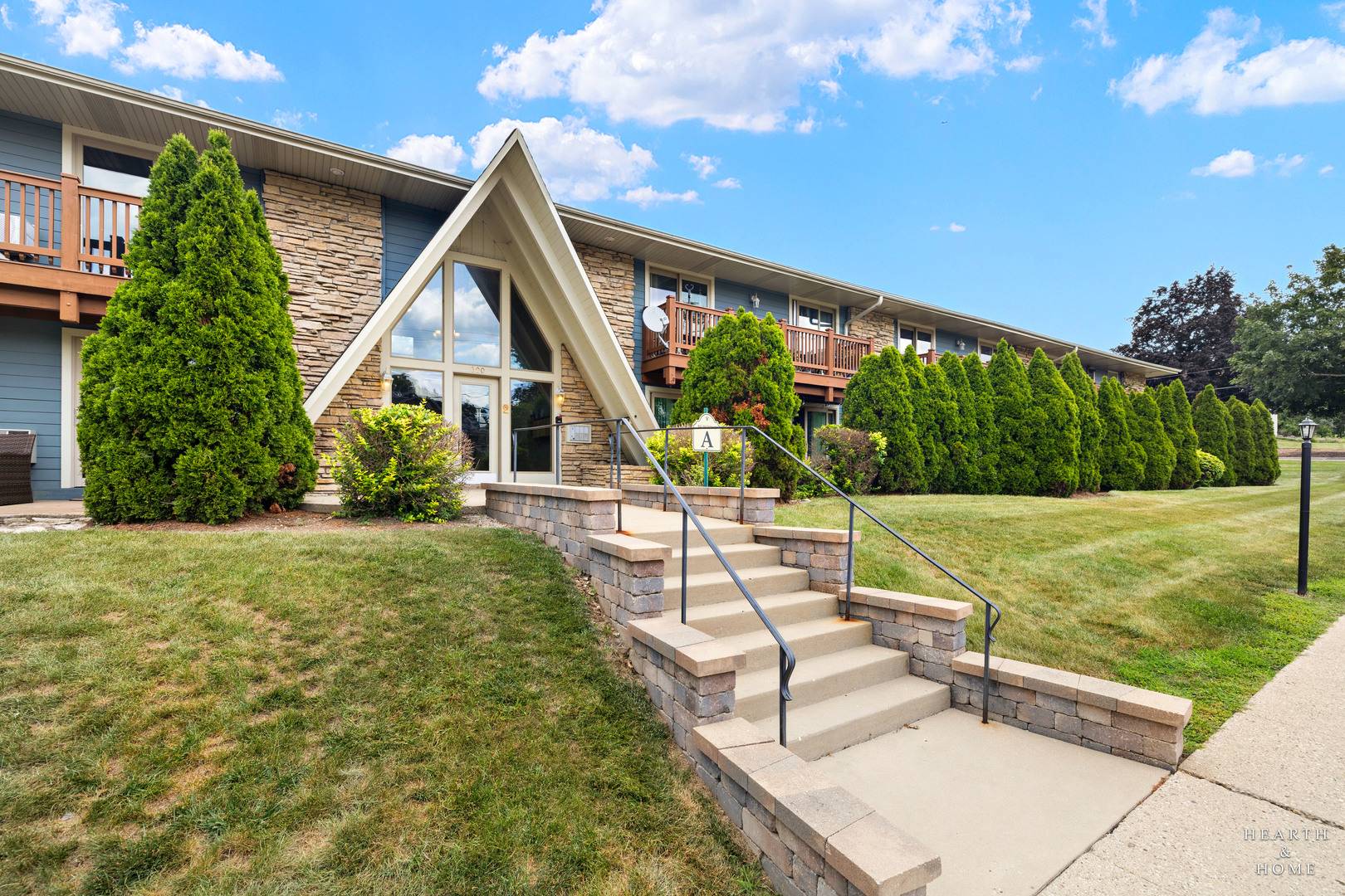 300 Opatrny DR #211, Fox River Grove, IL 60021