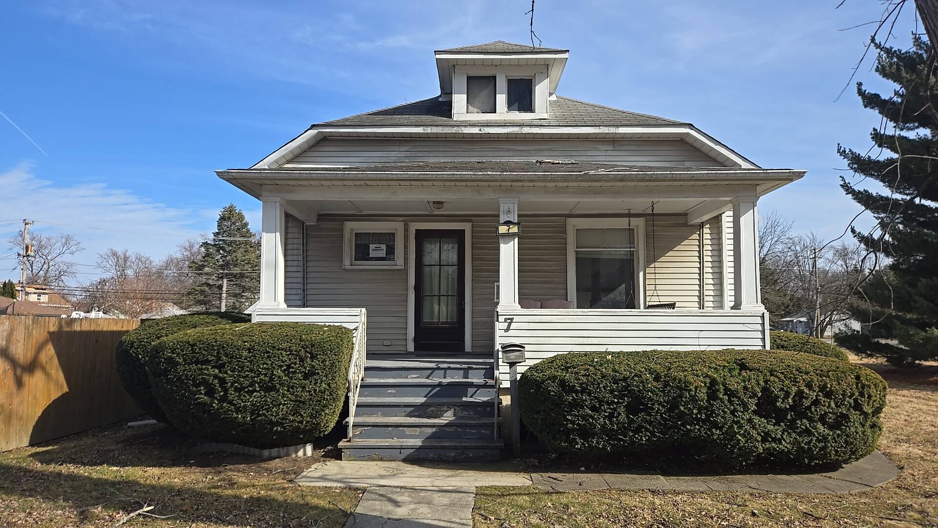 7 N State ST, Glenwood, IL 60425