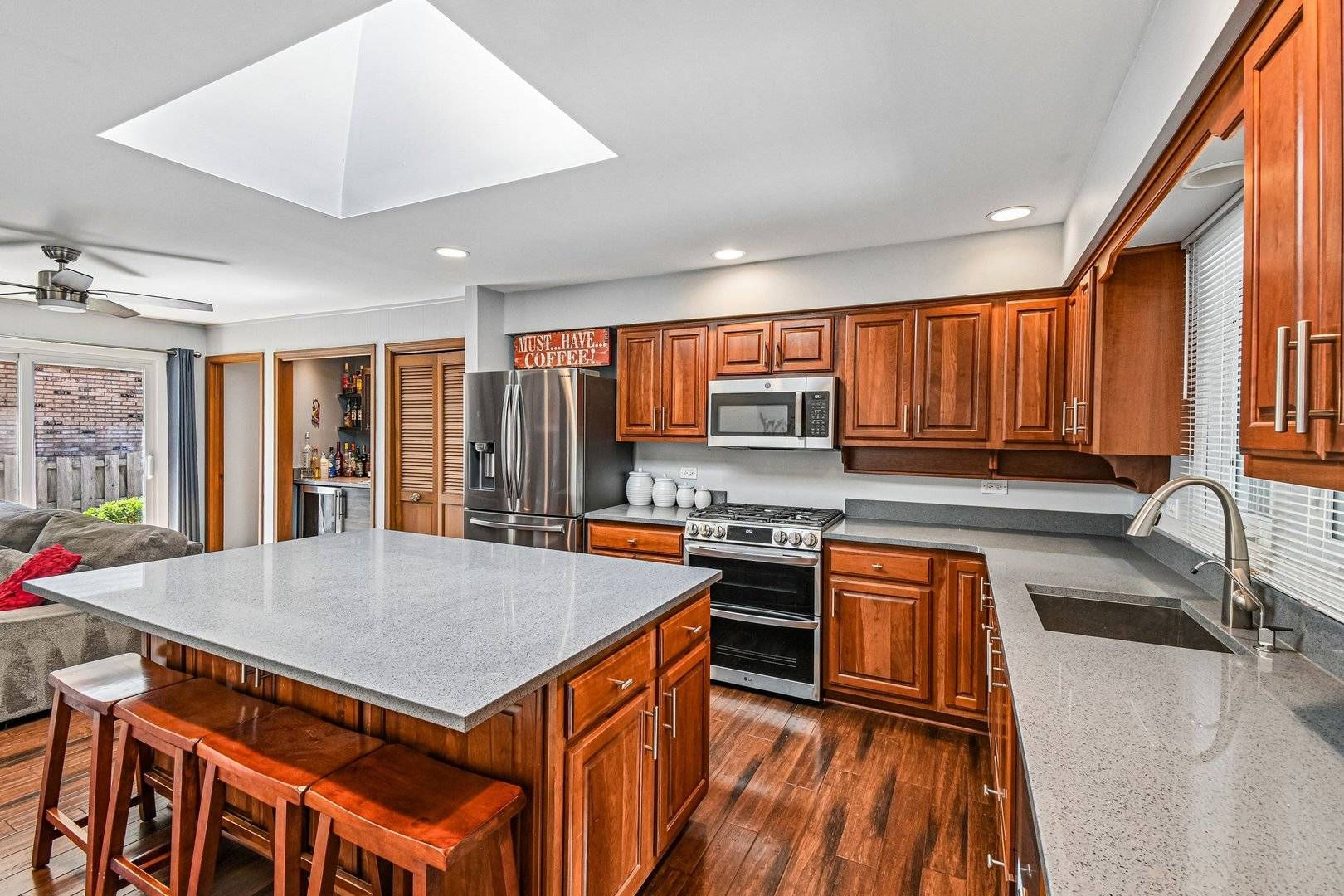 815 S Salem AVE, Arlington Heights, IL 60005