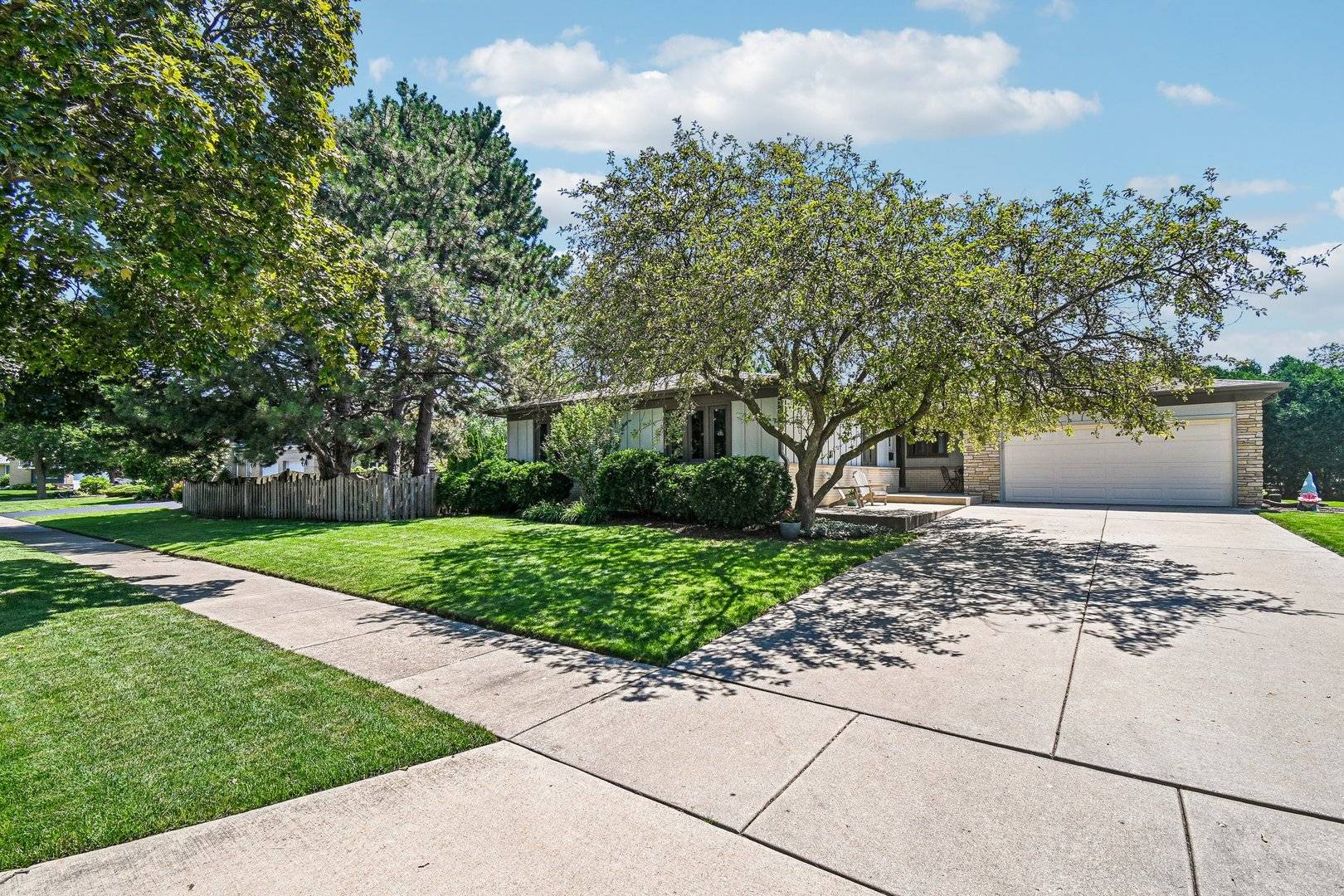 815 S Salem AVE, Arlington Heights, IL 60005