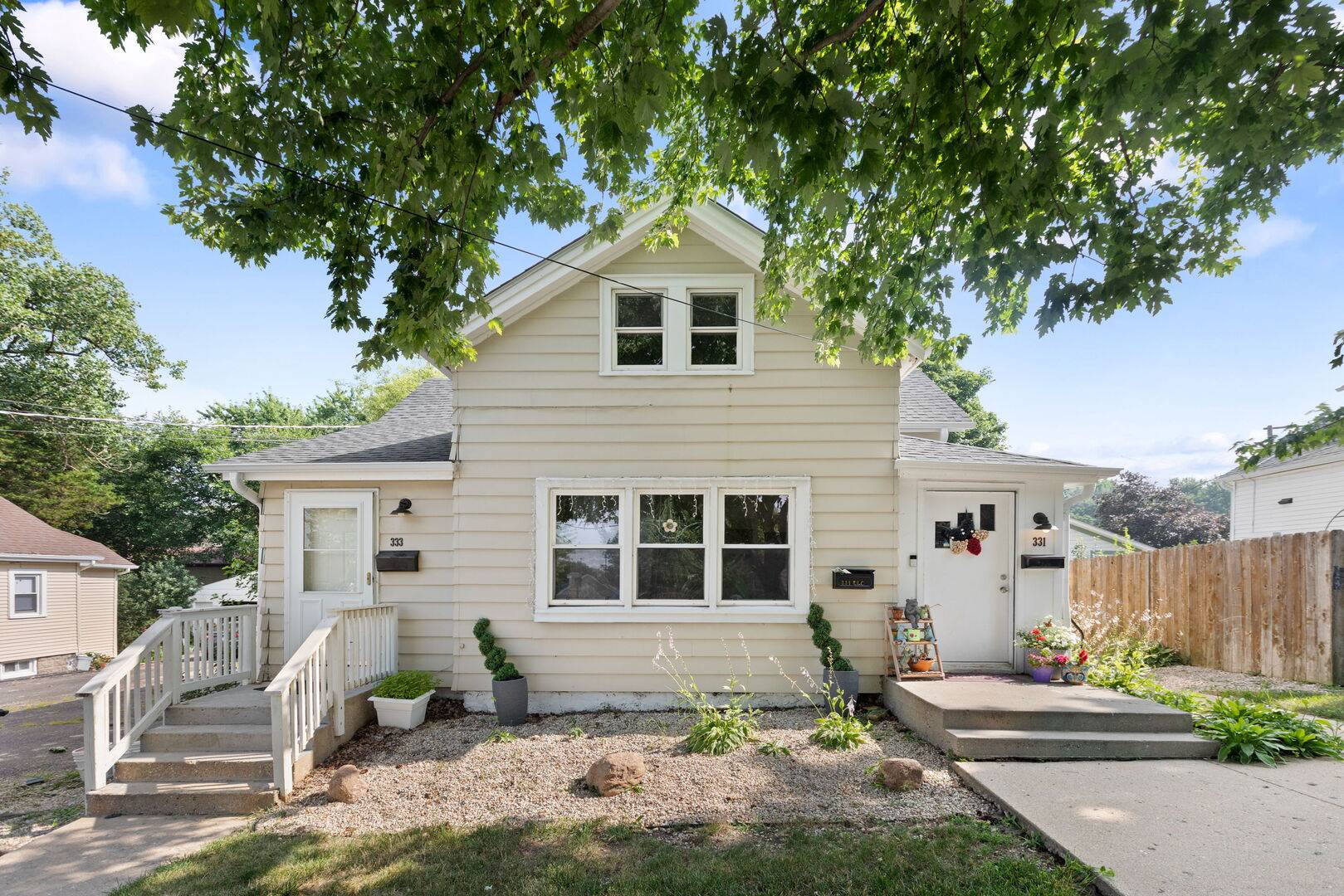331-333 E Lincoln AVE, Barrington, IL 60010