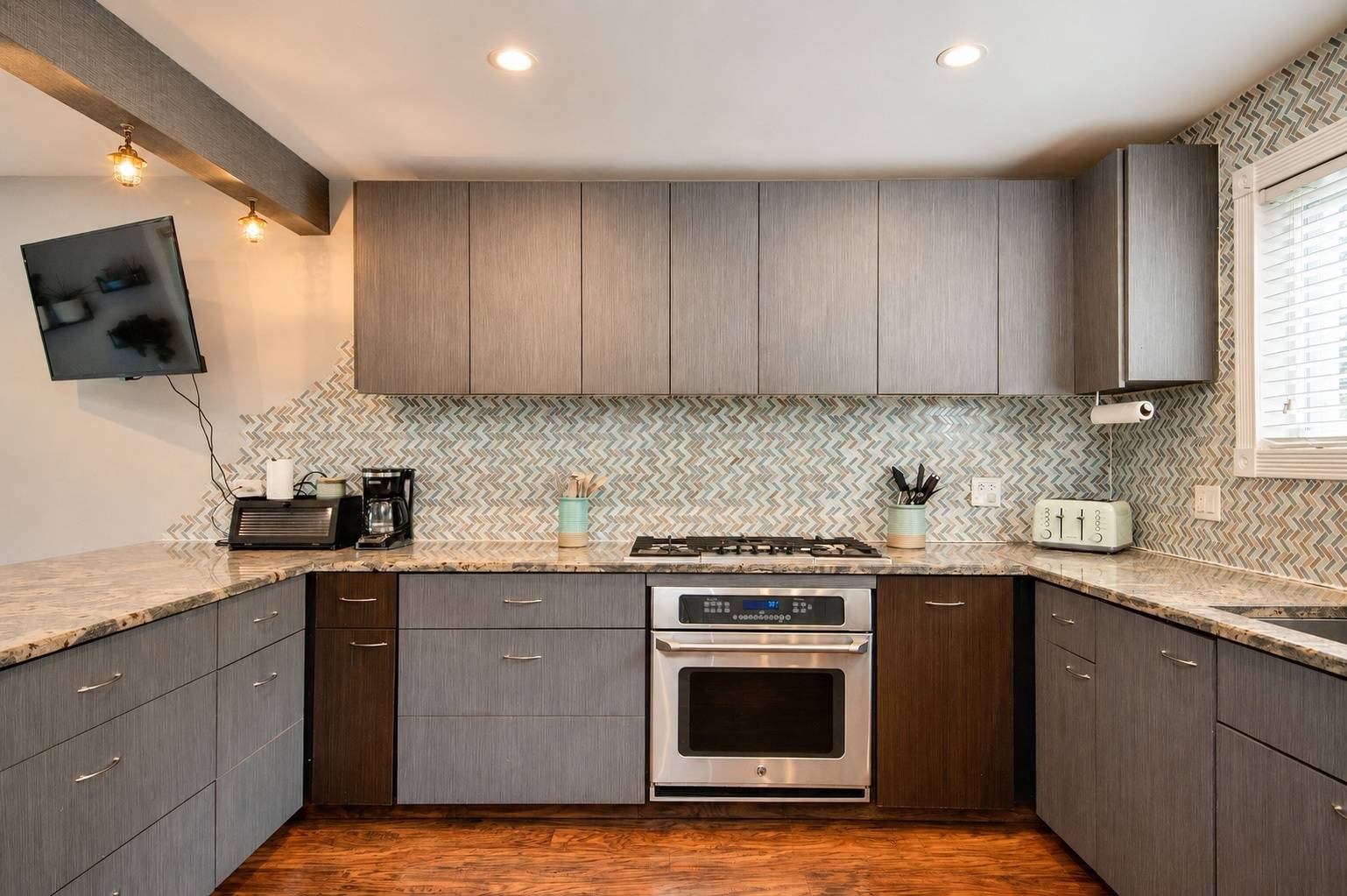 4428 Emerson AVE, Schiller Park, IL 60176