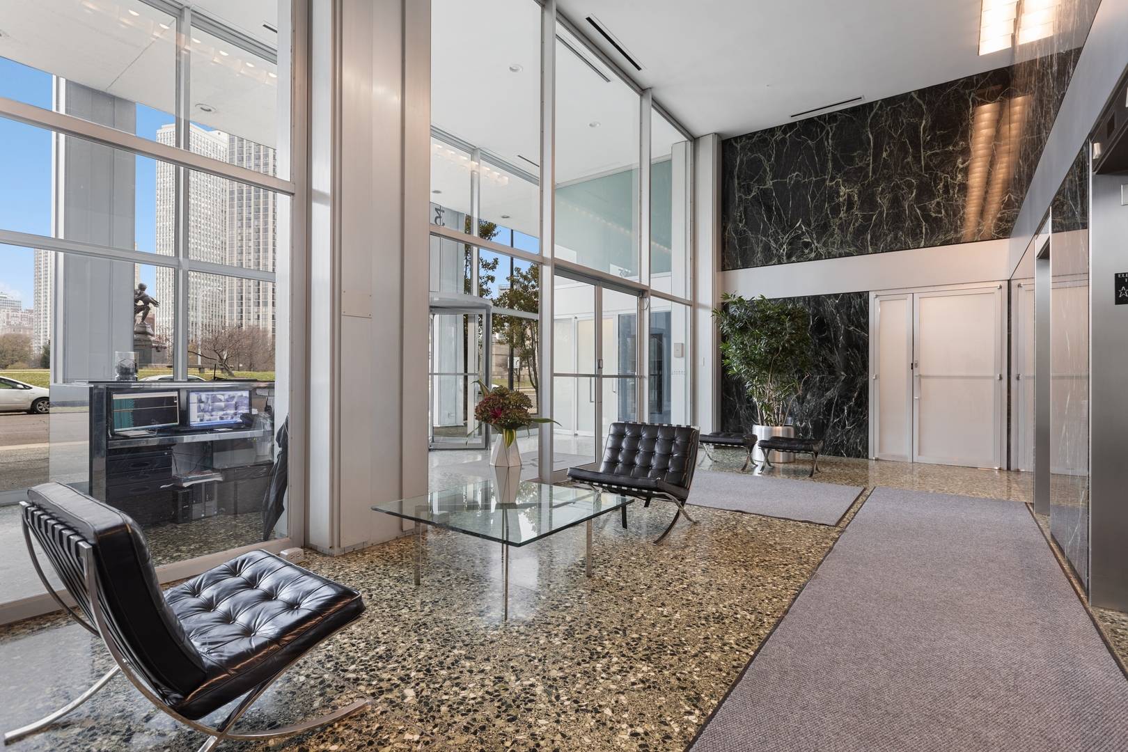 330 W Diversey Pkwy #1907-09, Chicago, IL 60657