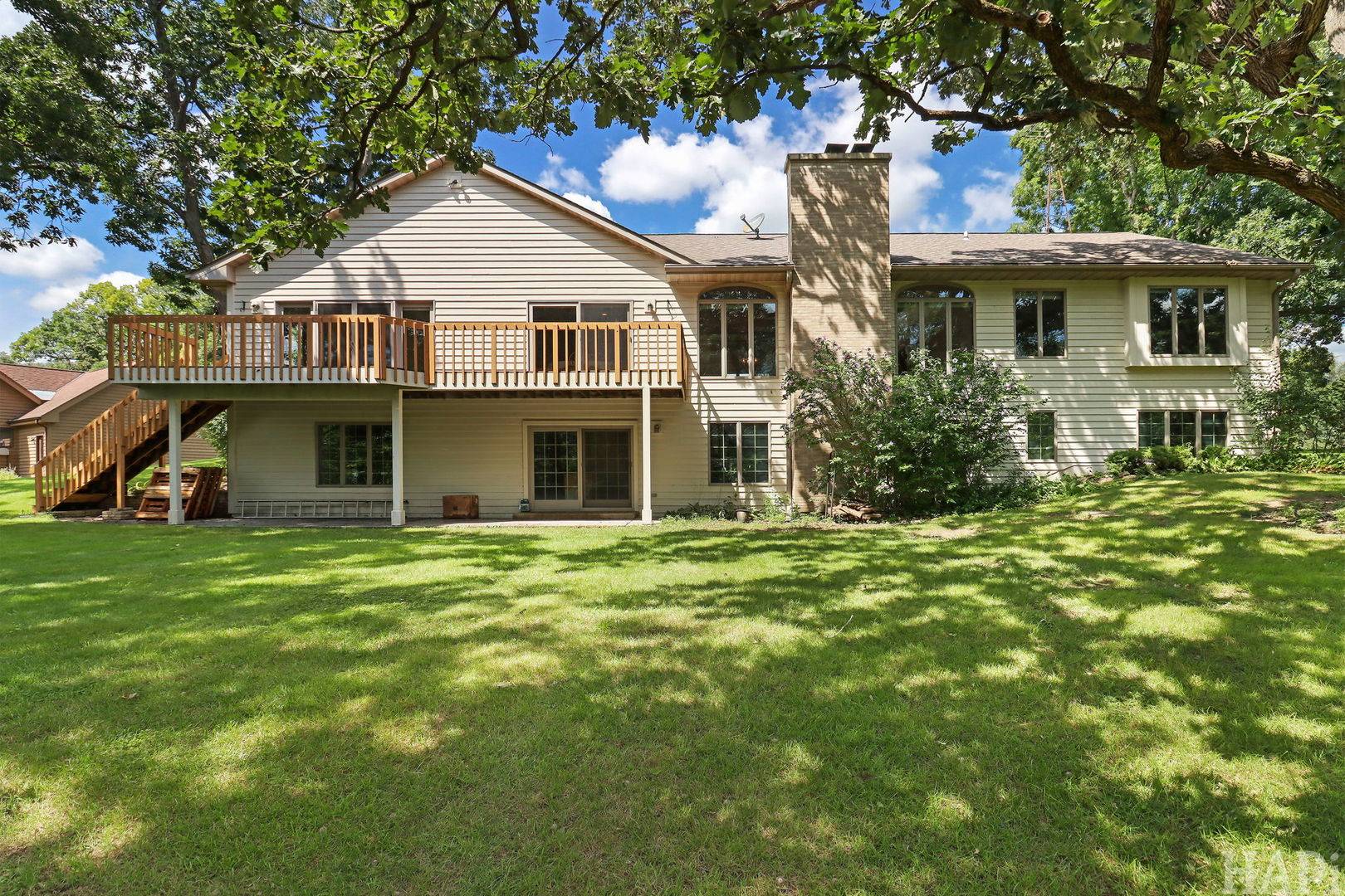 2215 N Elmkirk PARK, Mchenry, IL 60051
