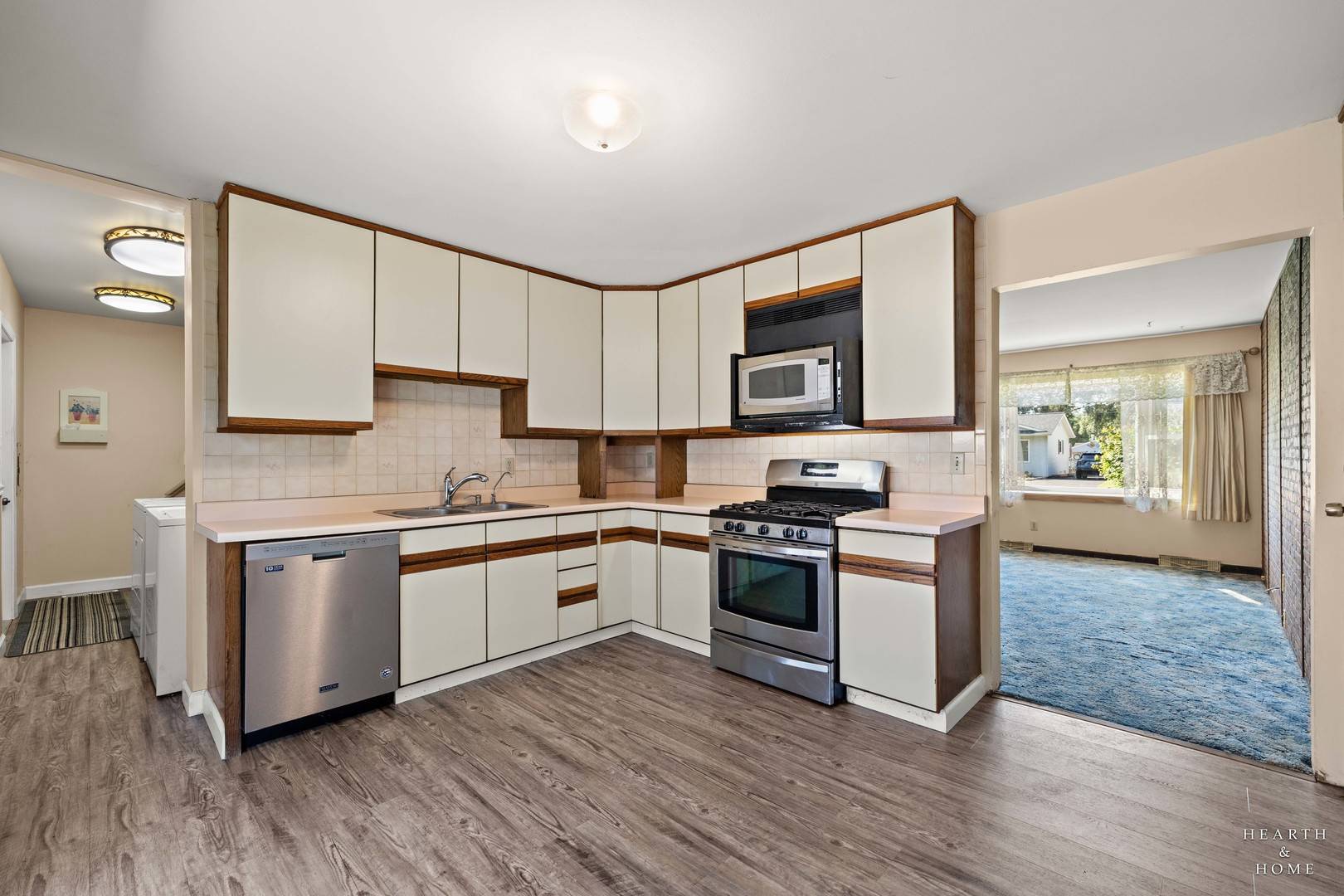 4904 Rose ST, Crystal Lake, IL 60014