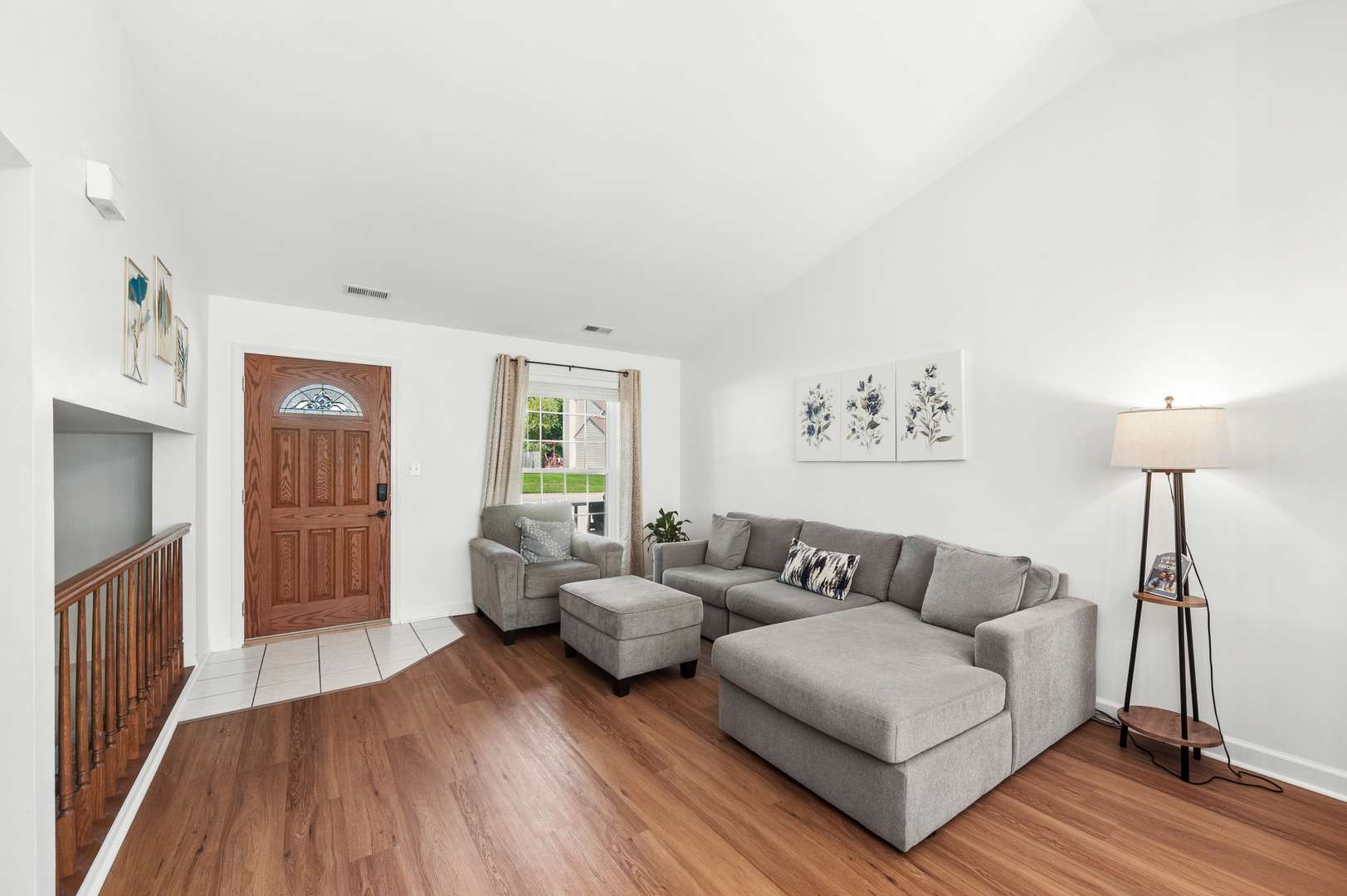 1987 Lawson BLVD, Gurnee, IL 60031