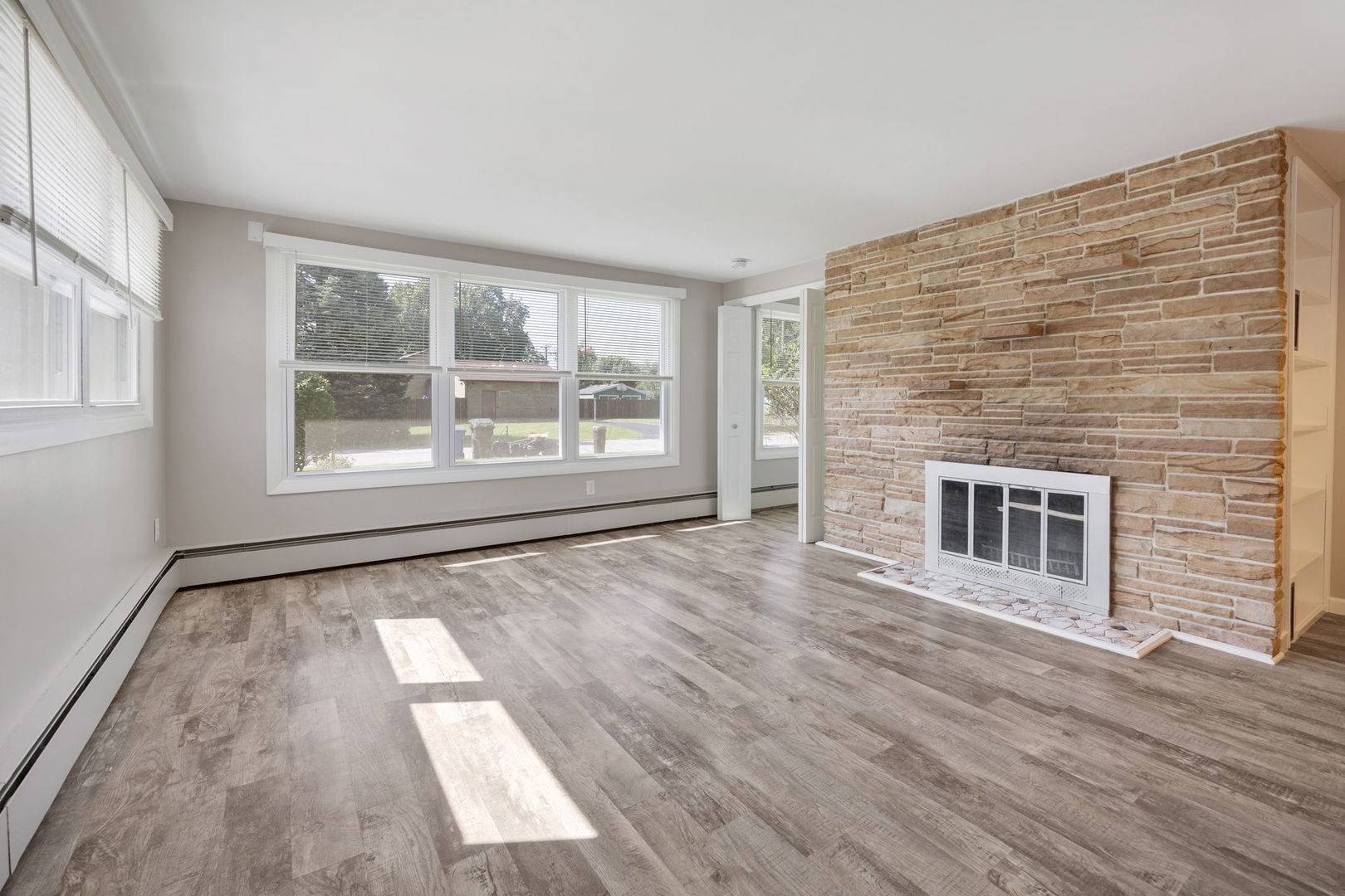 510 E Spring AVE, South Elgin, IL 60177