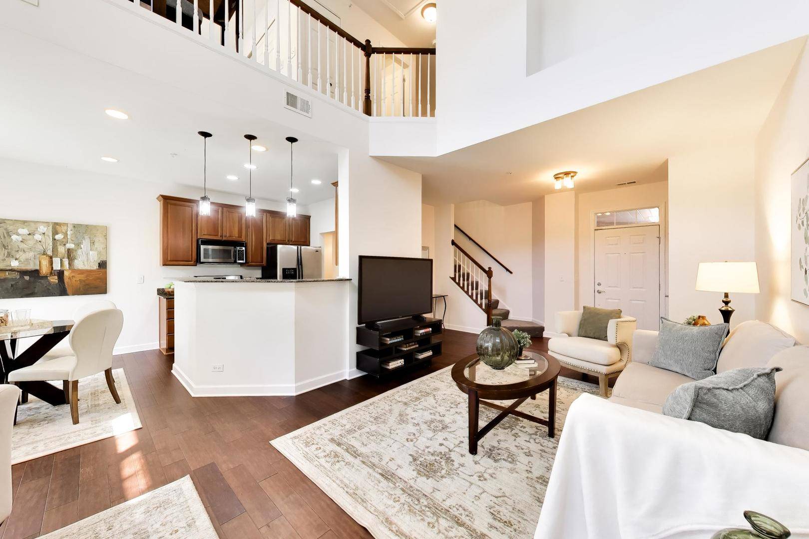 899 Bromley PL, Northbrook, IL 60062