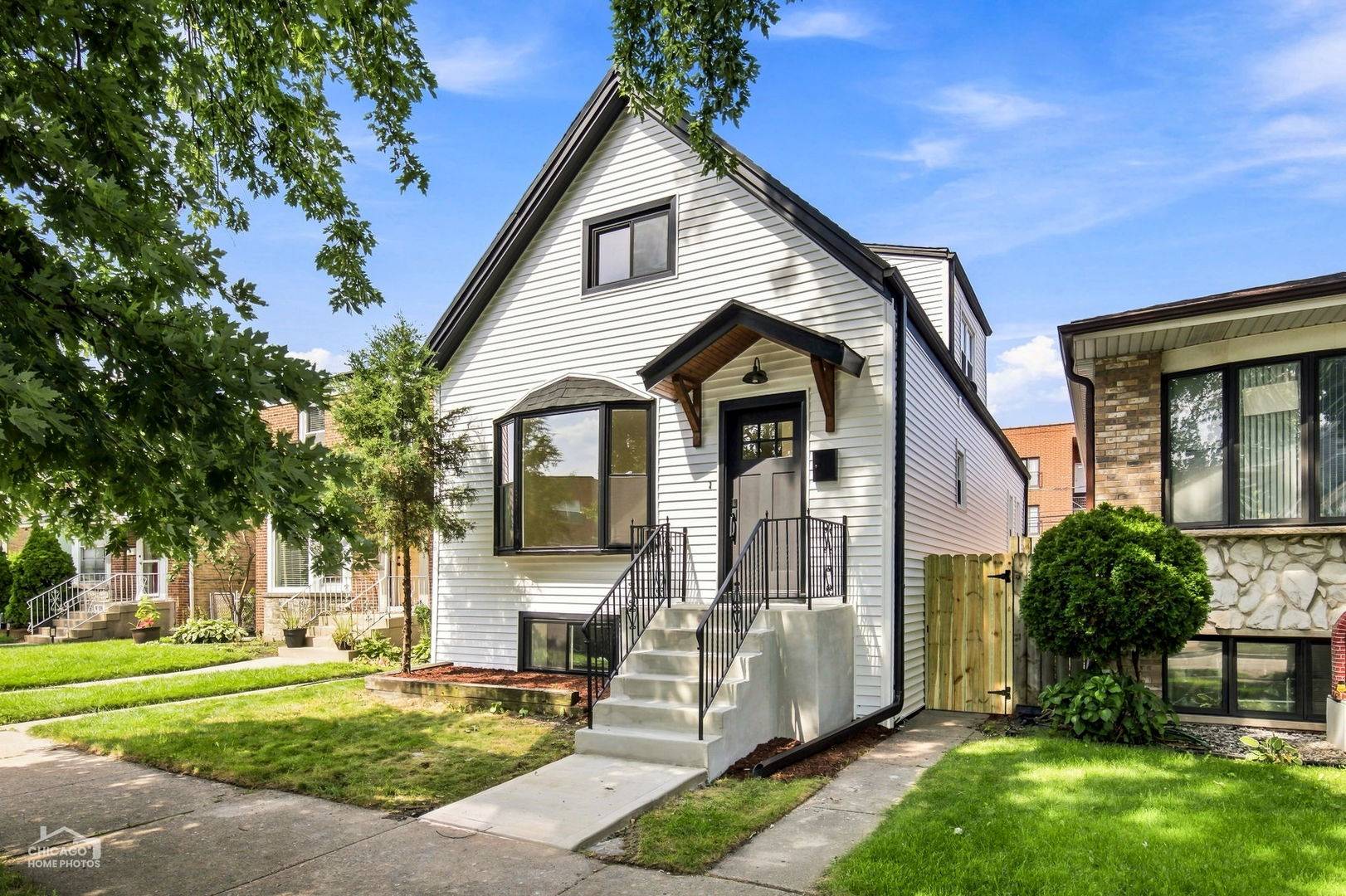 5722 W Grover ST, Chicago, IL 60630