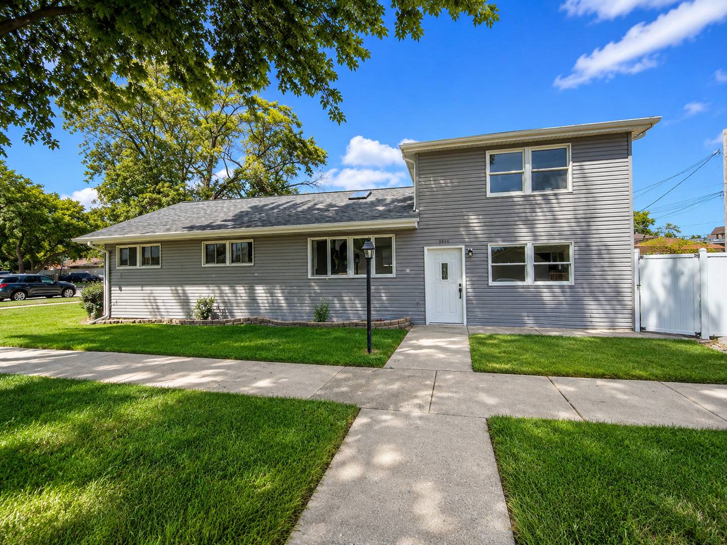 5950 W 87th PL, Oak Lawn, IL 60453