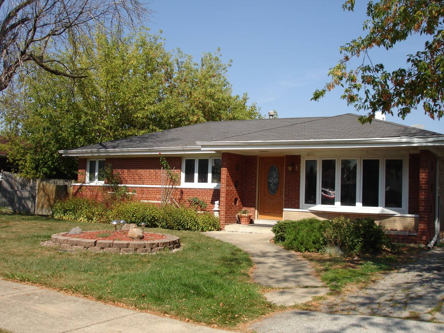 6450 W 82 PL, Burbank, IL 60459