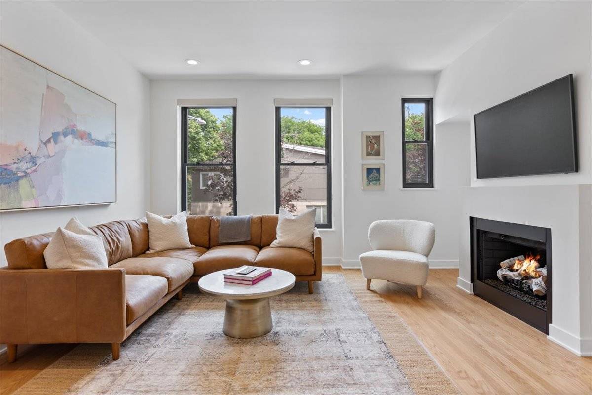 Address not disclosed, Chicago, IL 60614