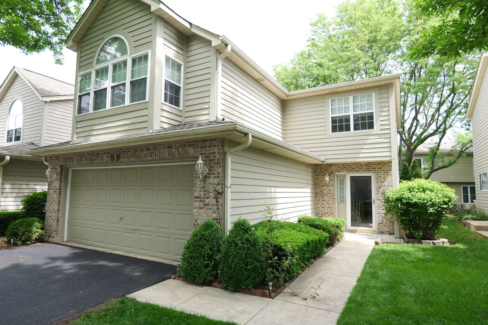 99 Townsend CIR, Naperville, IL 60565
