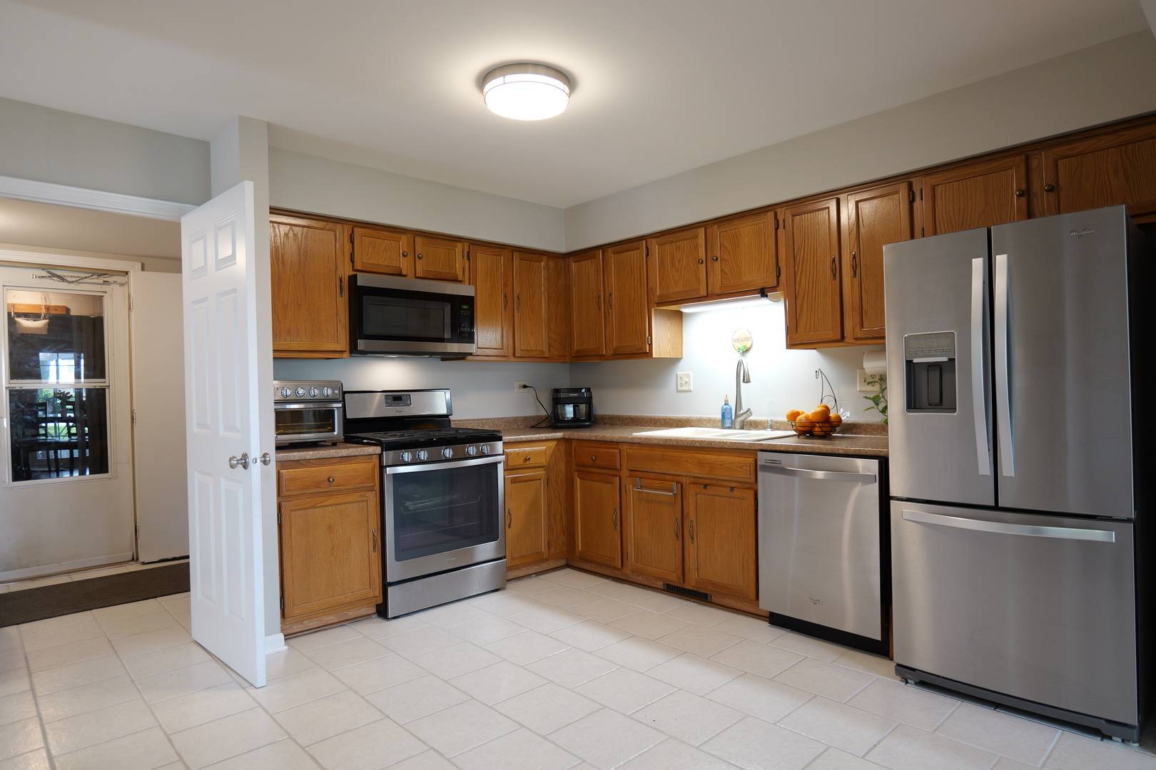 99 Townsend CIR, Naperville, IL 60565
