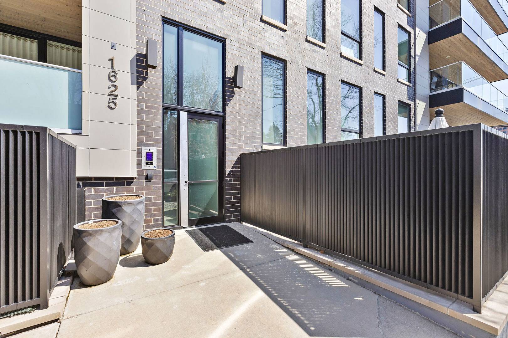 1625 N Burling ST #304, Chicago, IL 60614