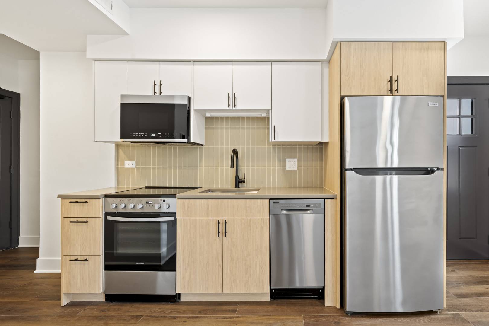 1233 Chicago AVE #8, Evanston, IL 60202