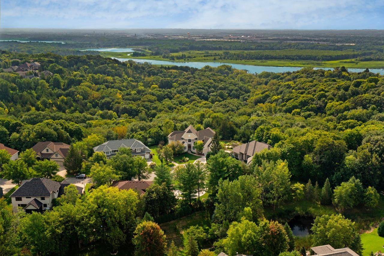 19115 Vogel Farm TRL, Eden Prairie, MN 55347