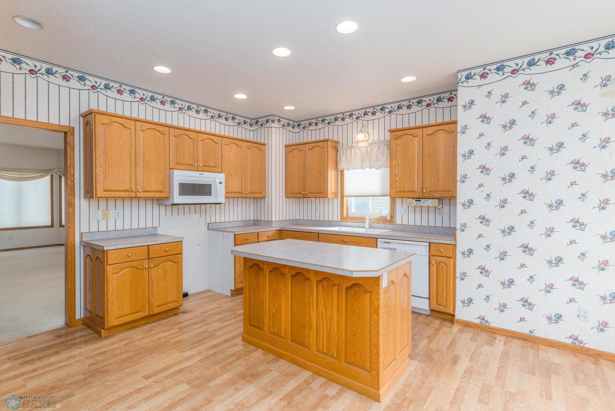 318 44th AVE S, Moorhead, MN 56560