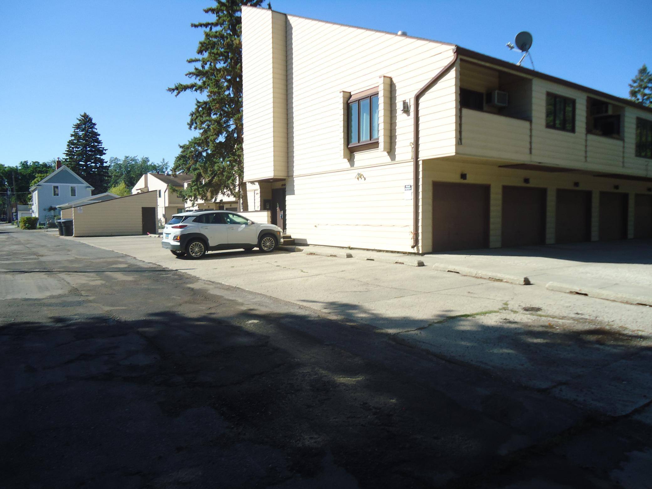804 S 10 ST S #A-4, Fargo, ND 58103