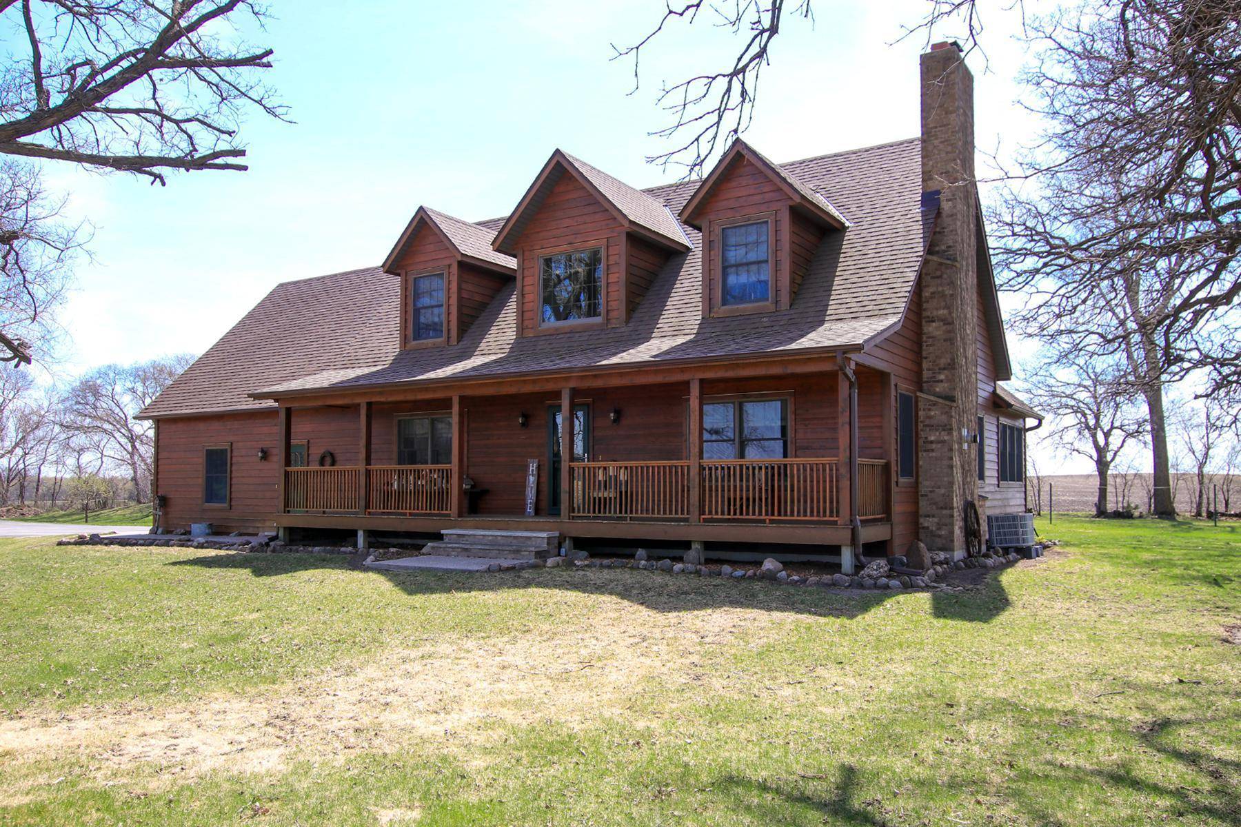 11297 220th ST, Silver Lake, MN 55381
