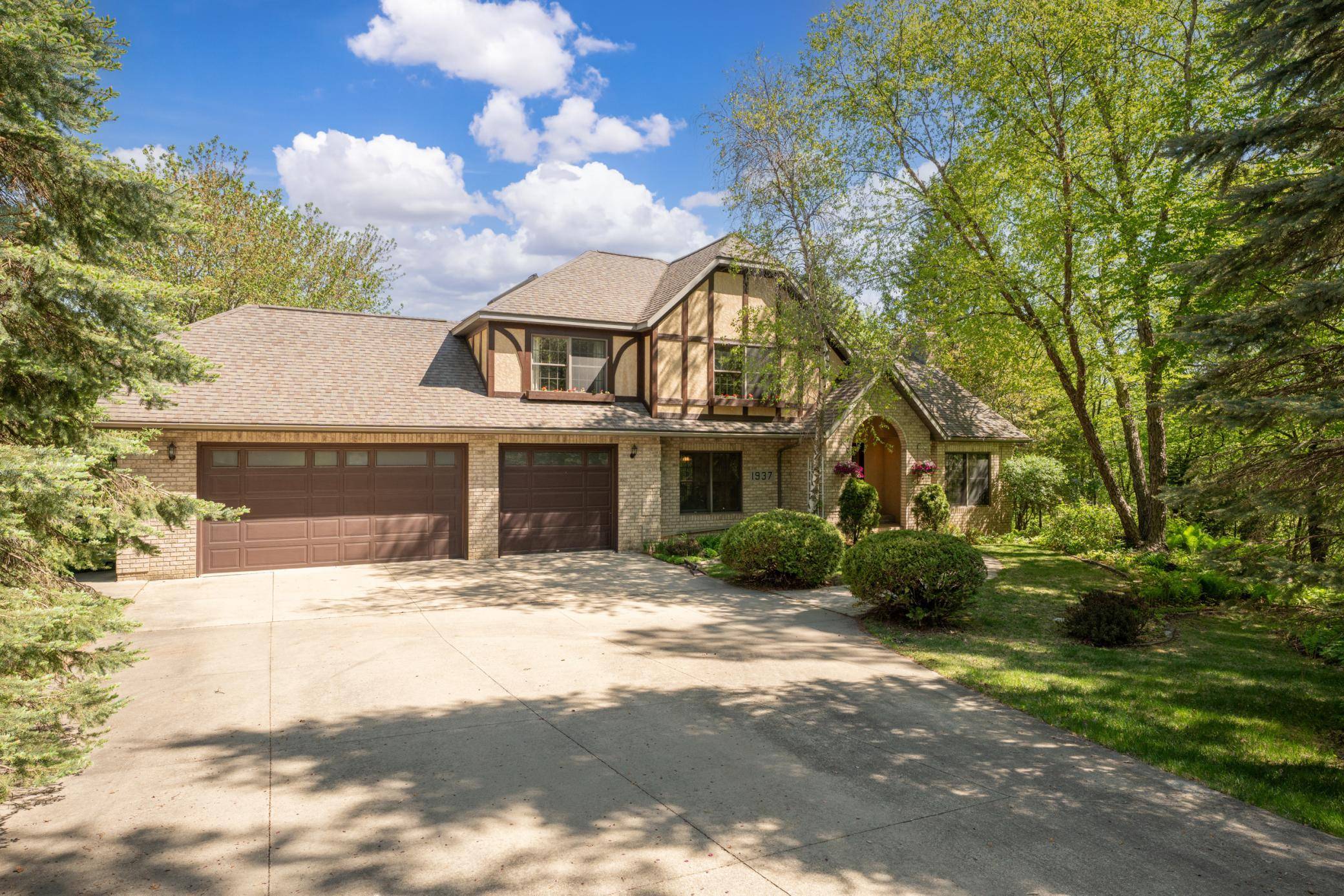 1937 Sagewood CT NW, Rochester, MN 55901