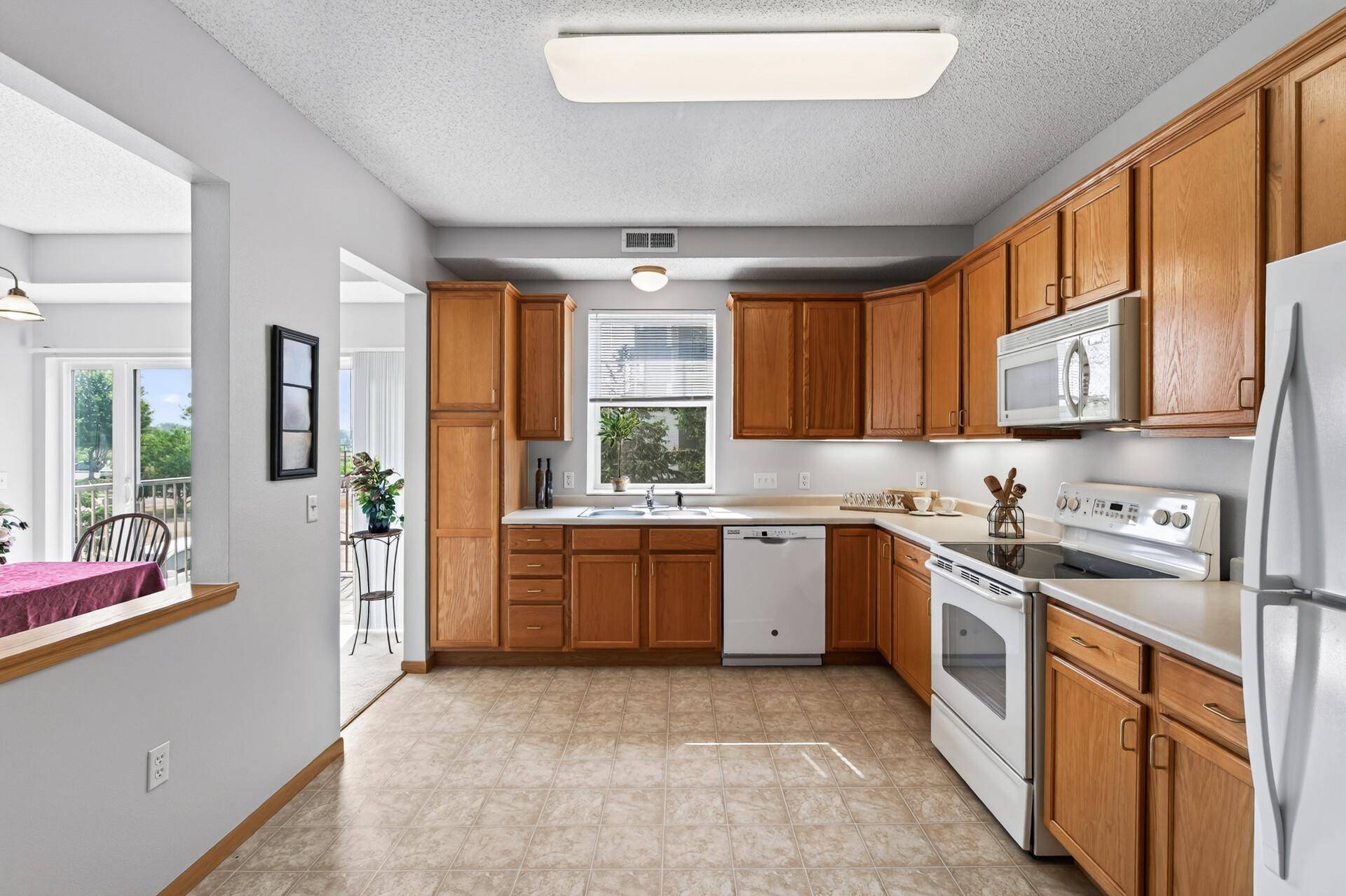 1900 Rush Lake TRL #232, Saint Paul, MN 55112