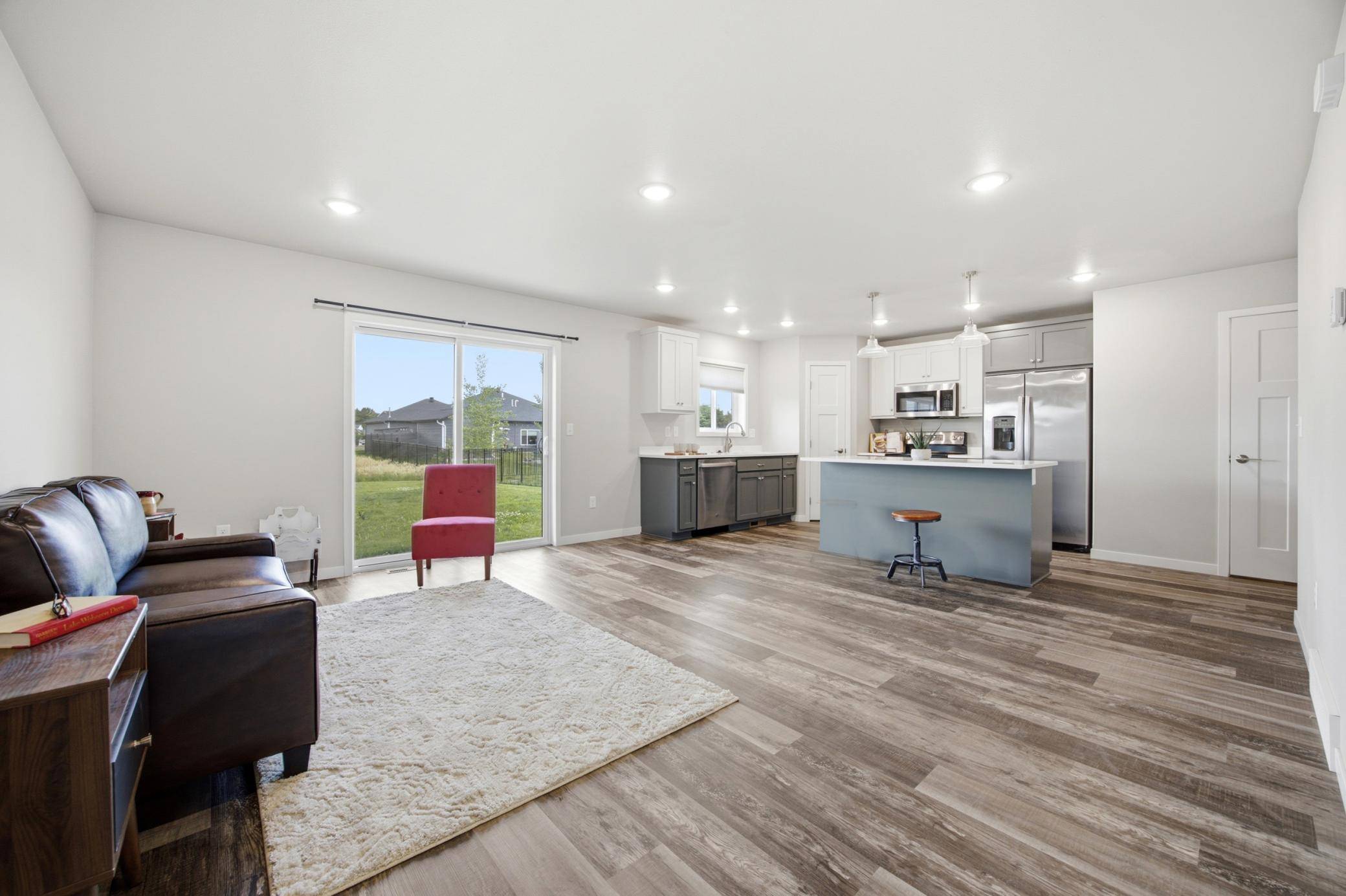 8068 Goldfinch DR, Horace, ND 58047
