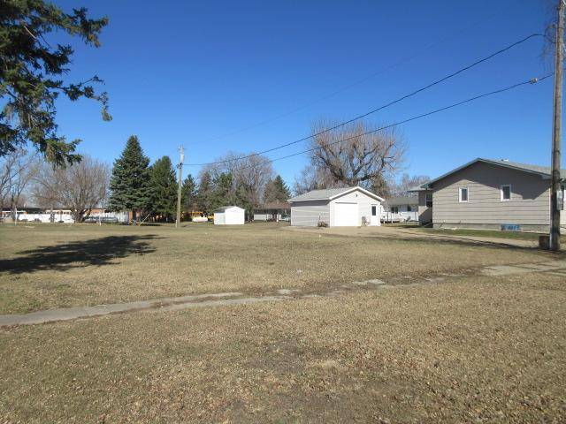 275 3rd ST, Minto, ND 58261
