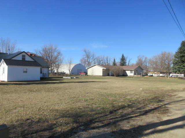 275 3rd ST, Minto, ND 58261