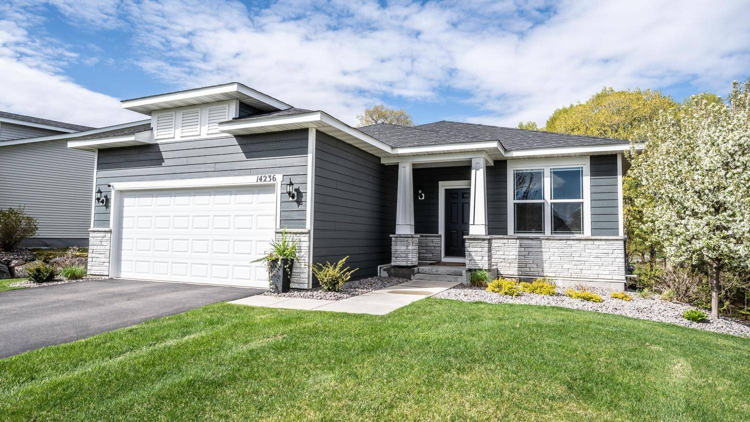 14236 Epperson CIR NE, Prior Lake, MN 55372