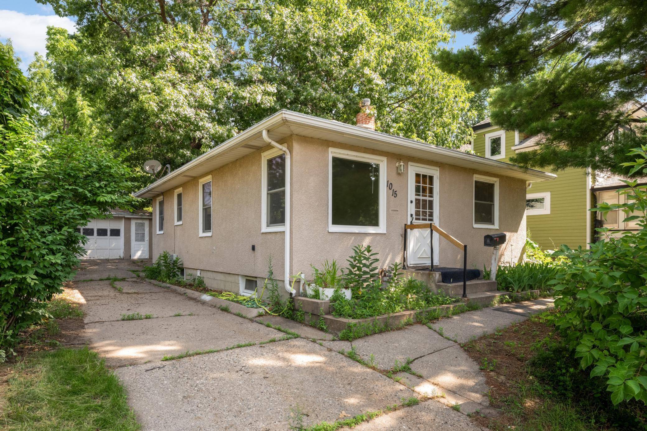 1015 Hubbard AVE, Saint Paul, MN 55104