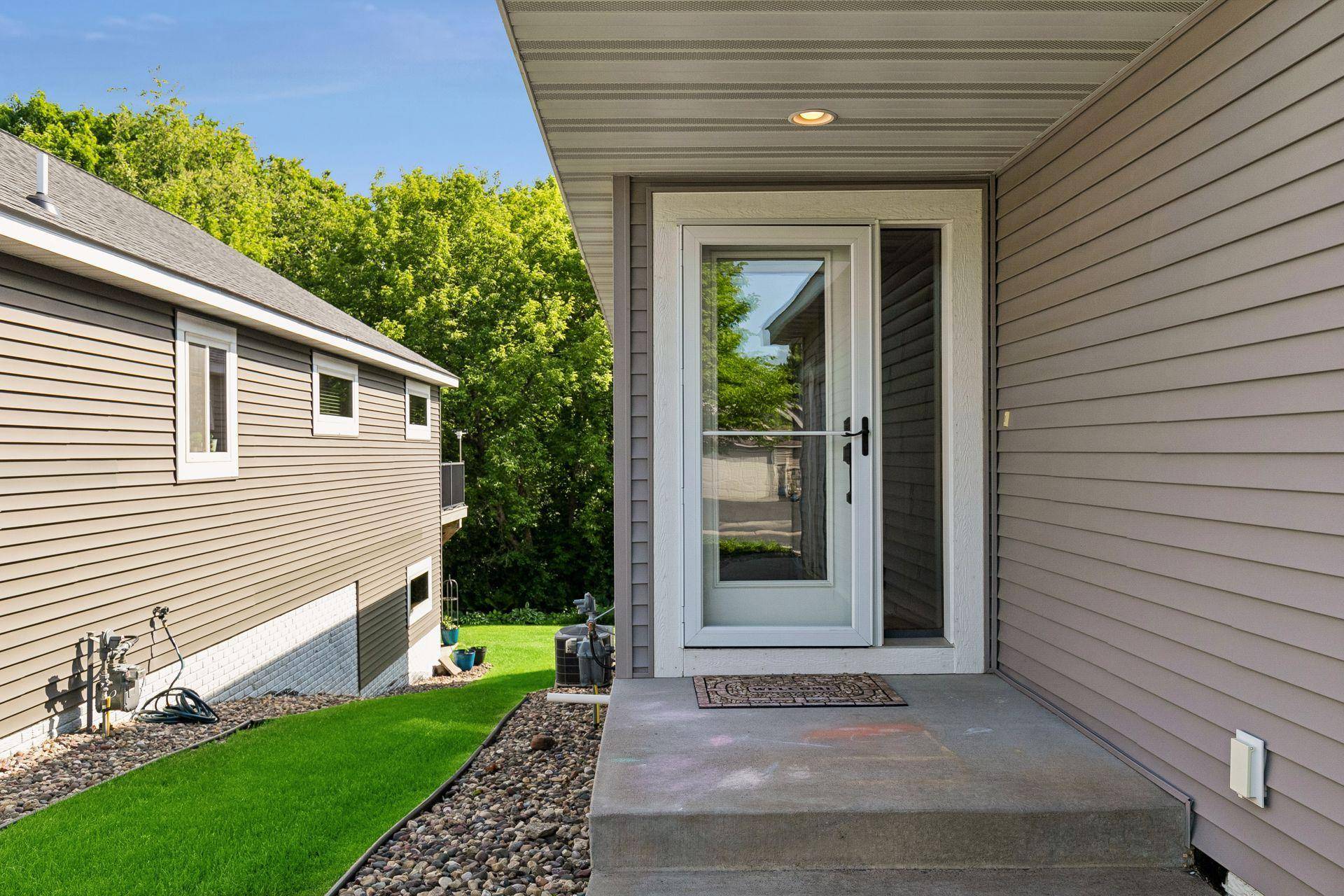 2314 Rangeview LN, River Falls, WI 54022