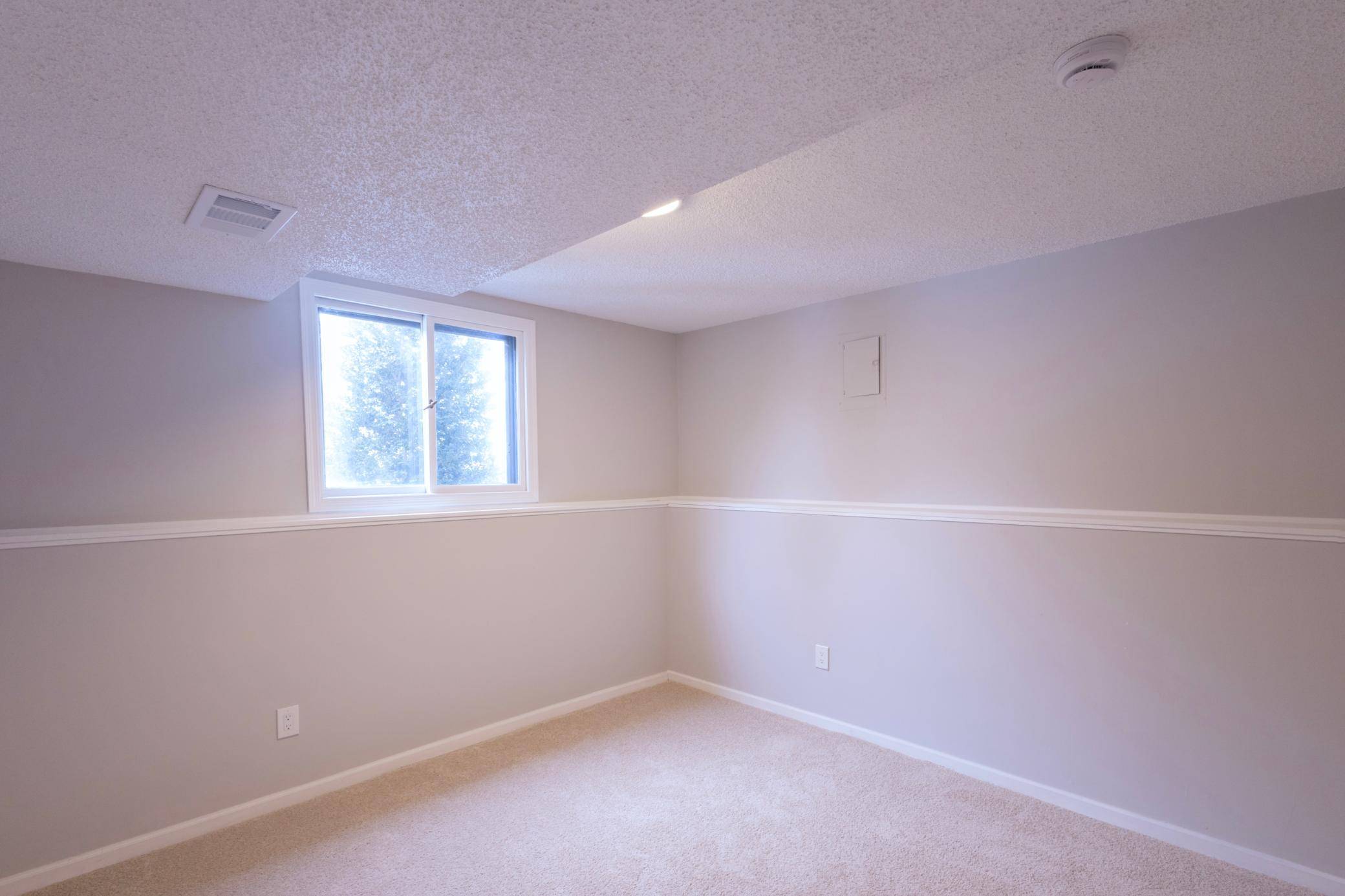 8640 Hillside TRL S, Cottage Grove, MN 55016