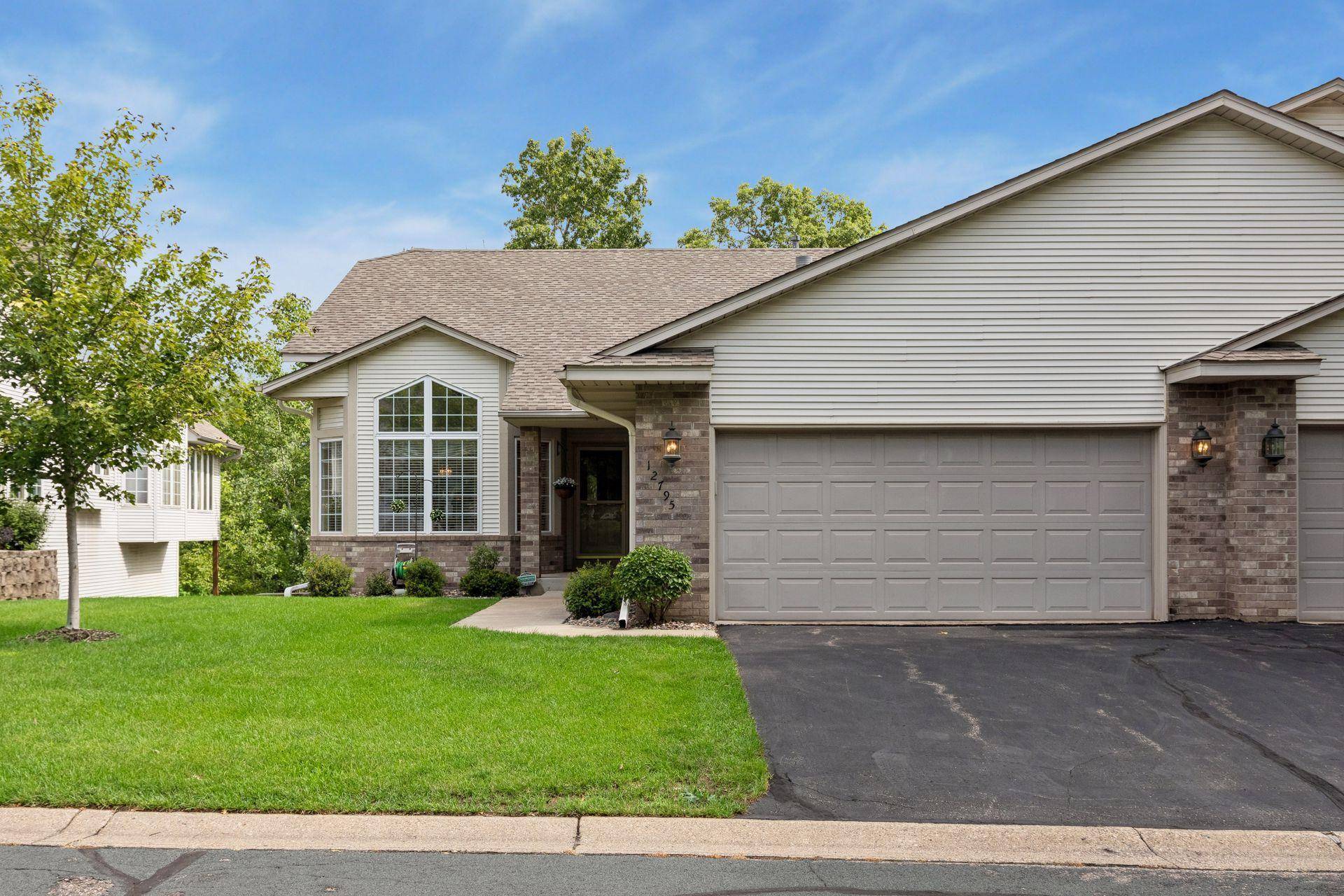 12795 Falcon DR, Apple Valley, MN 55124
