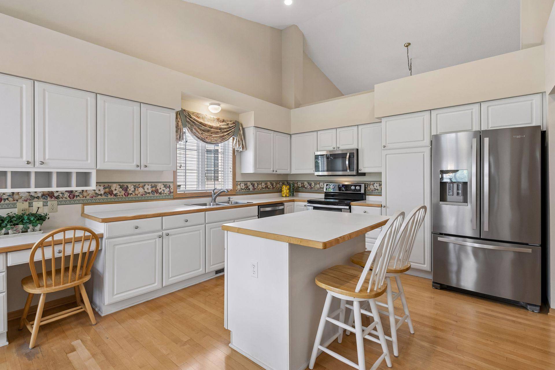 12795 Falcon DR, Apple Valley, MN 55124