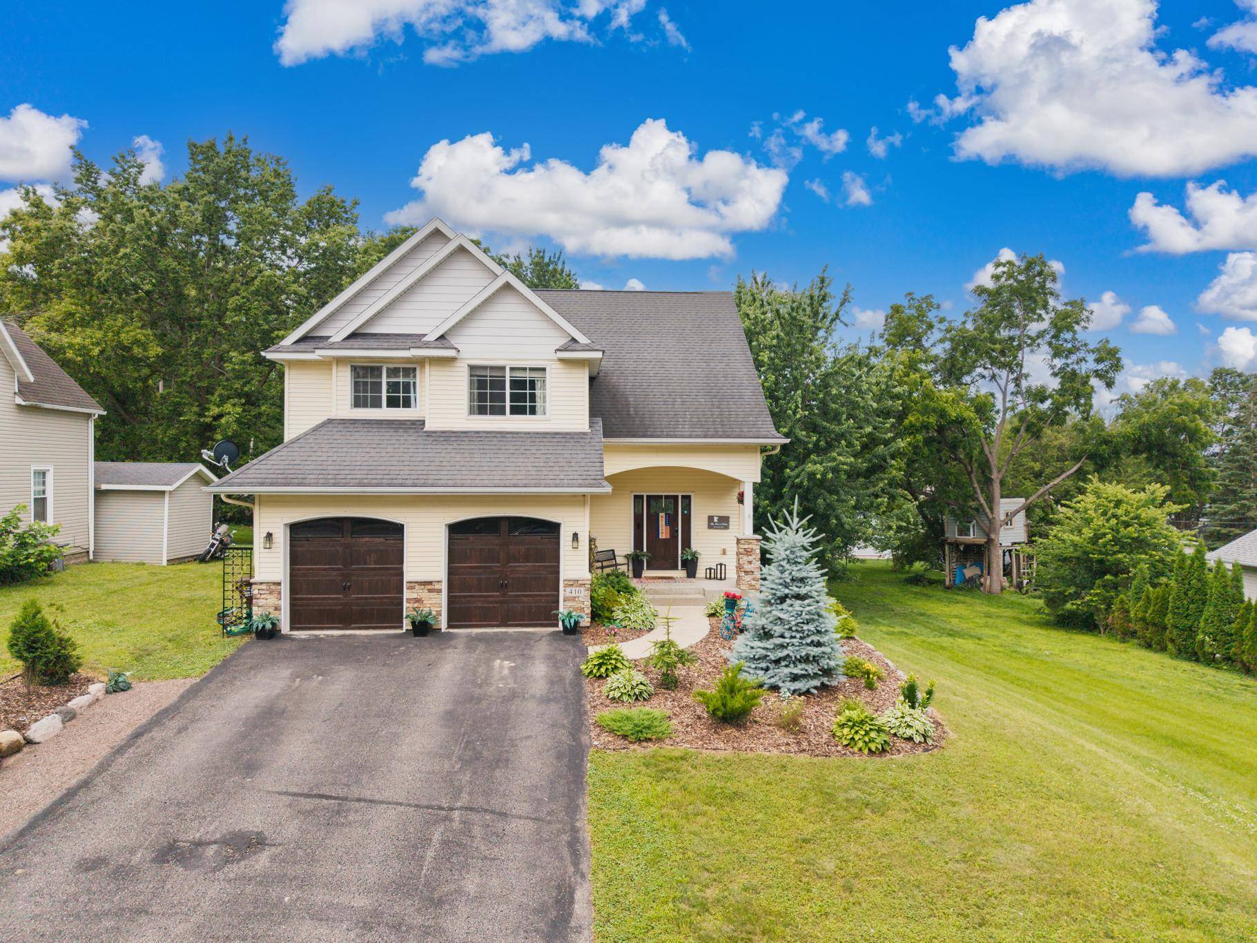 410 N Meridian ST, Belle Plaine, MN 56011