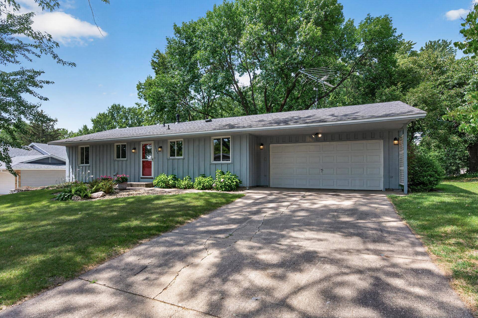 13345 Foliage AVE, Apple Valley, MN 55124