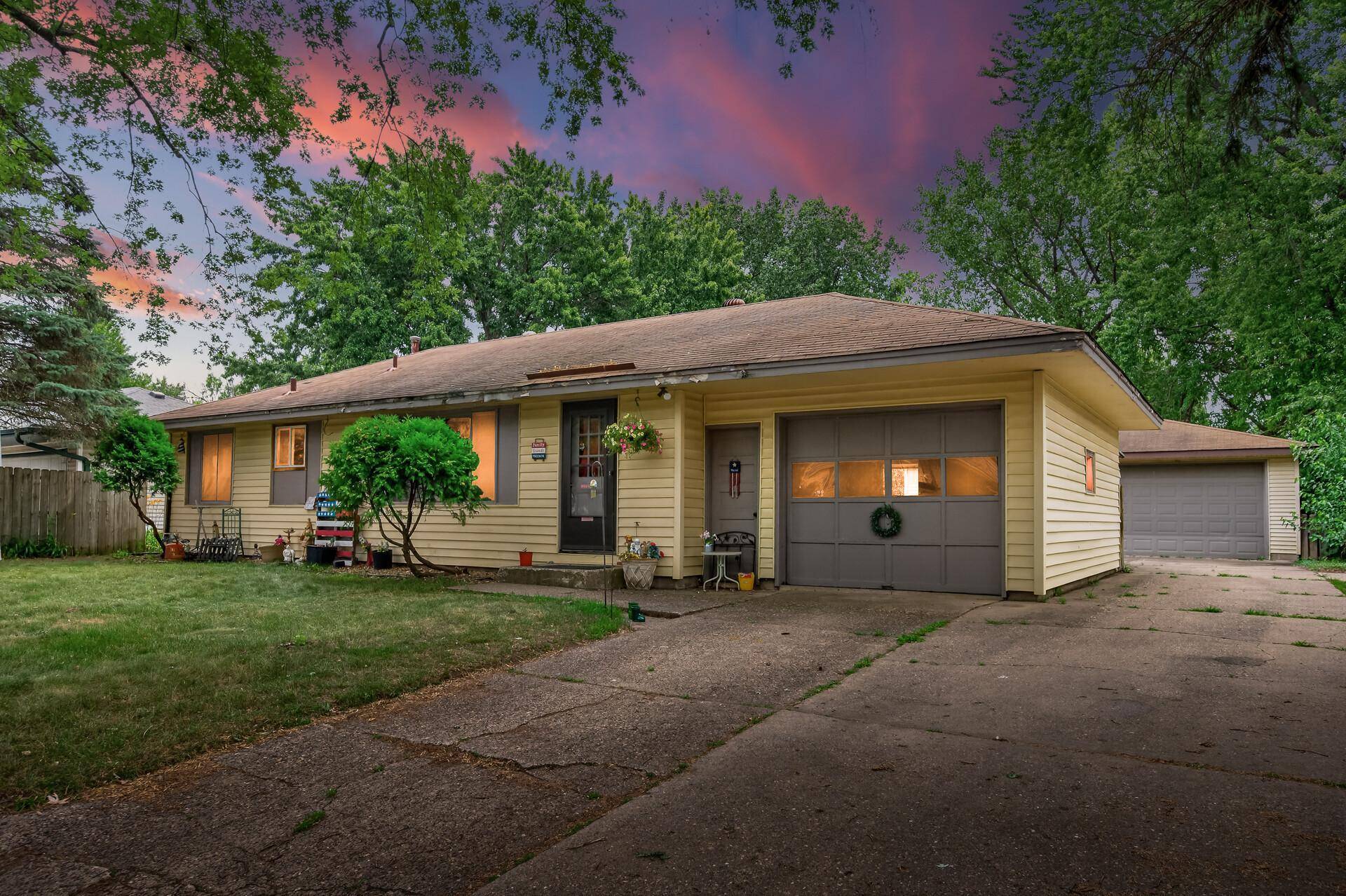 8647 Imperial AVE S, Cottage Grove, MN 55016