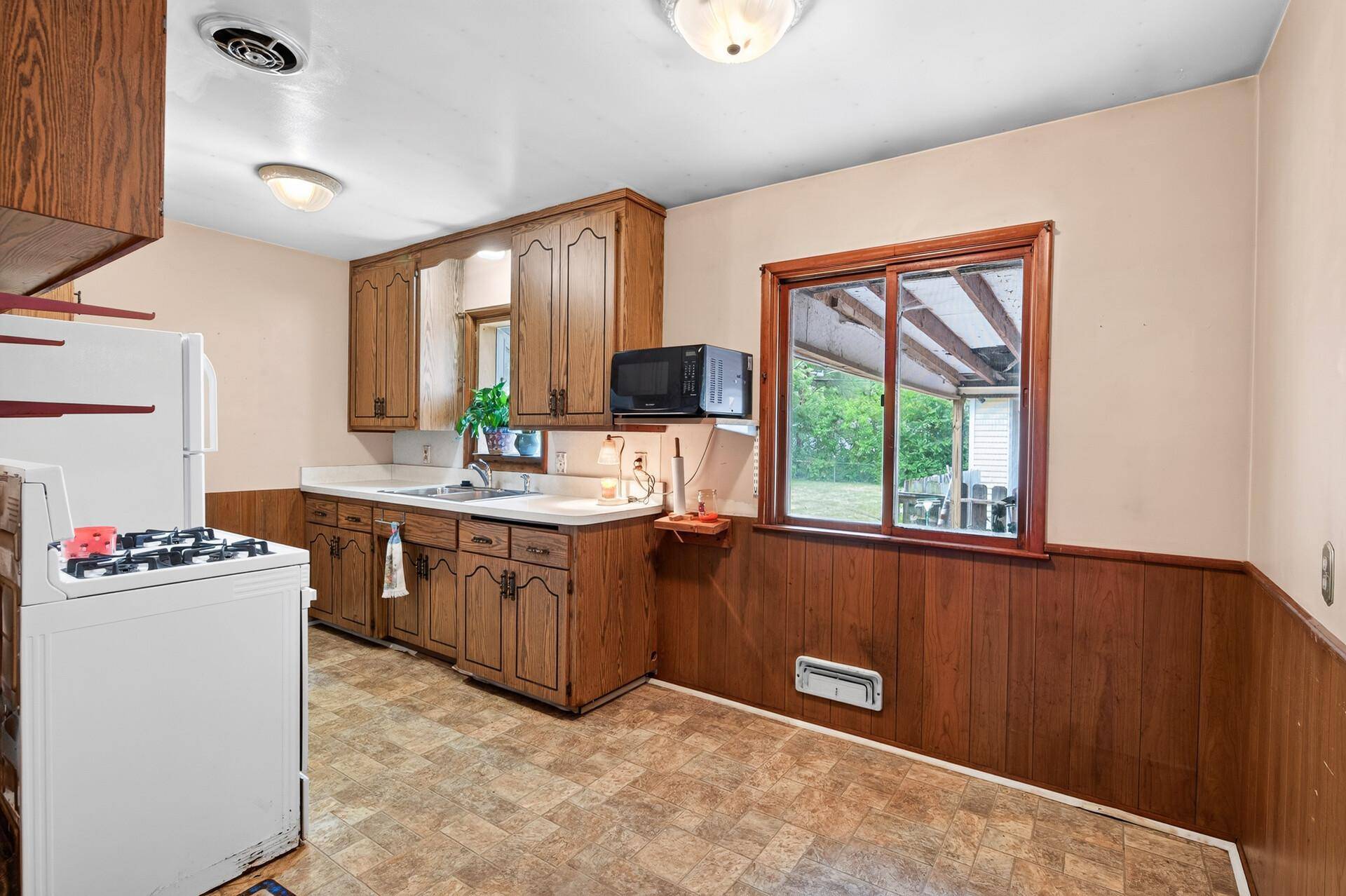 8647 Imperial AVE S, Cottage Grove, MN 55016
