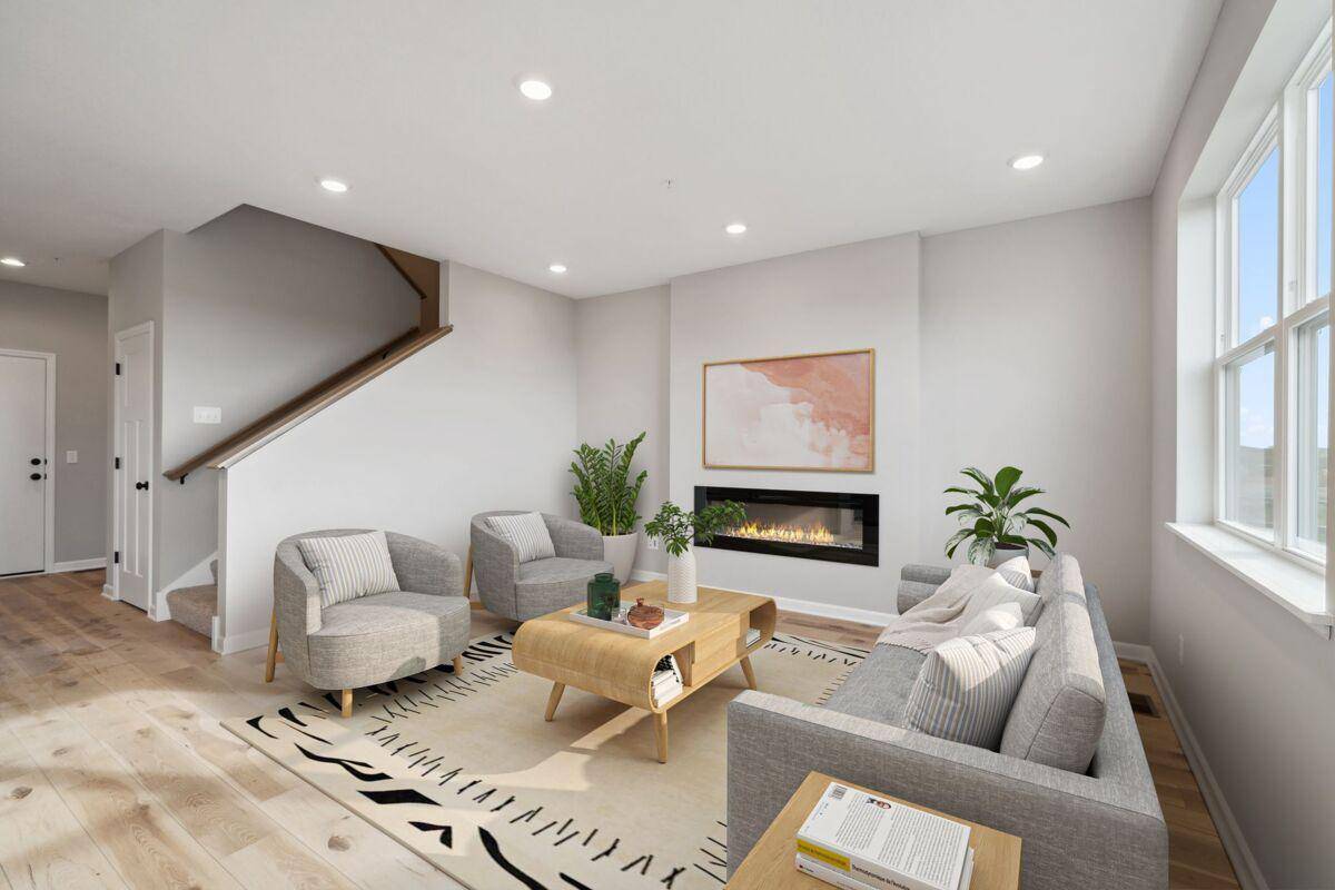 682 Tulare TER, Newport, MN 55055