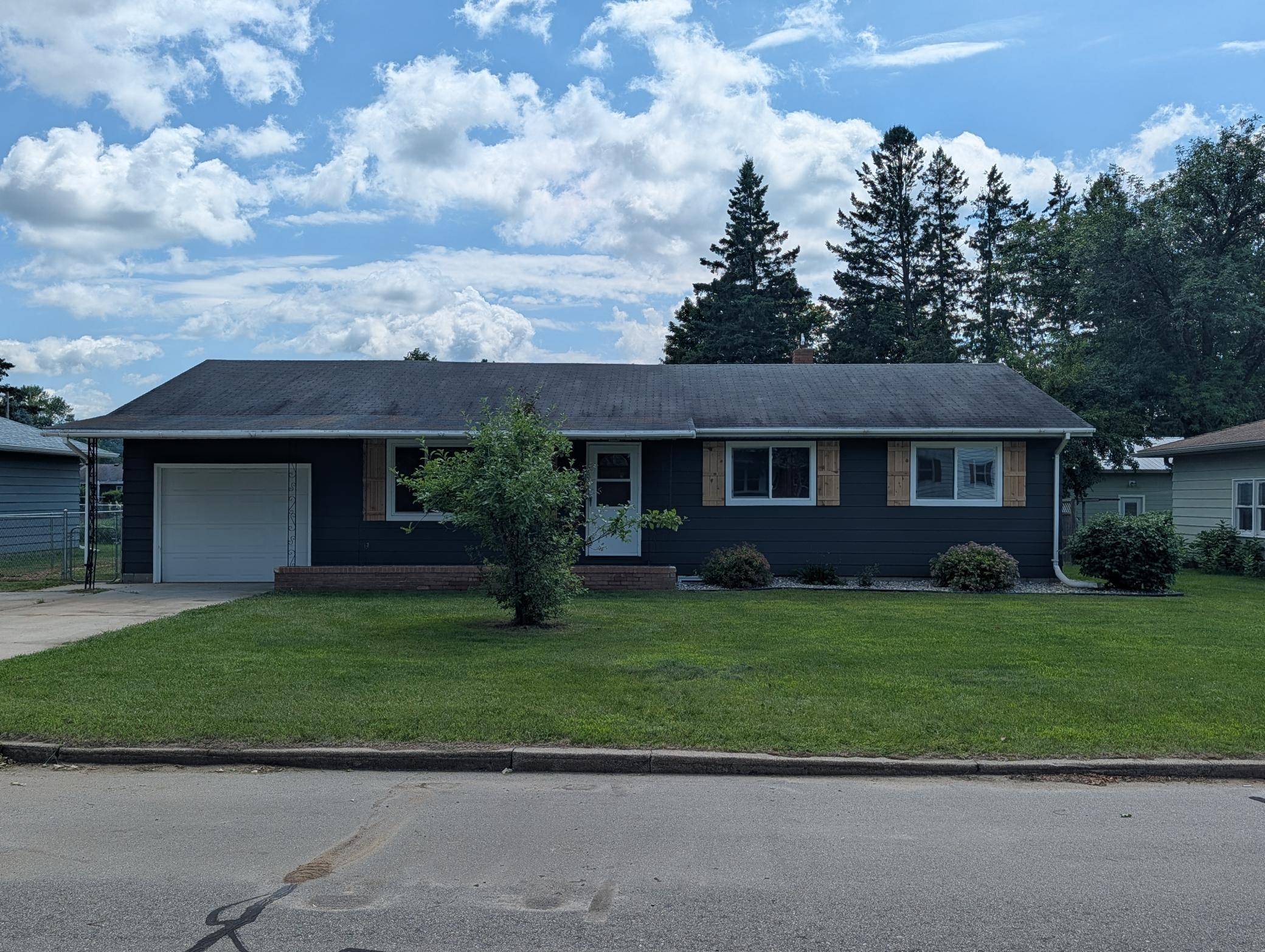 215 Madison AVE SW, Wadena, MN 56482
