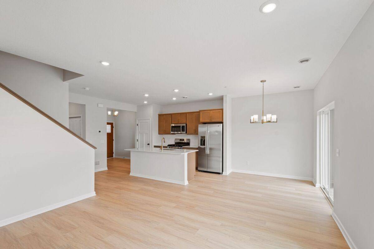 680 Tulare TER, Newport, MN 55055