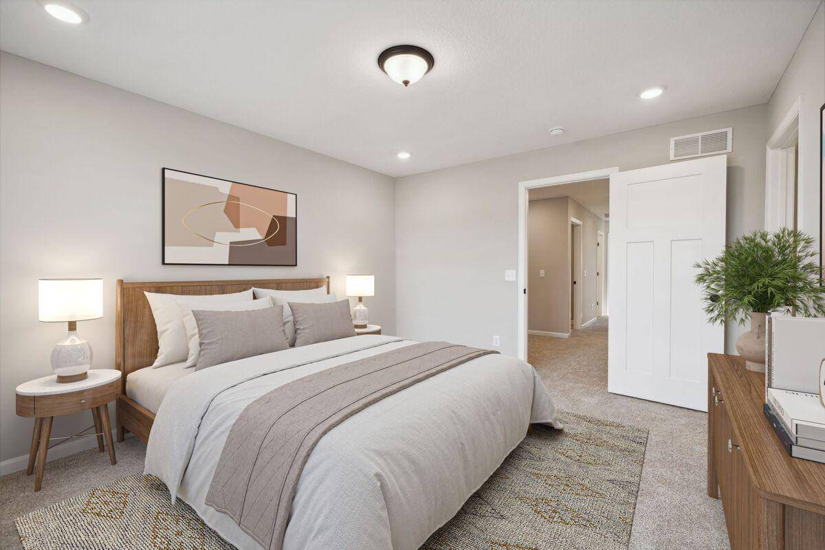 678 Tulare TER, Newport, MN 55055