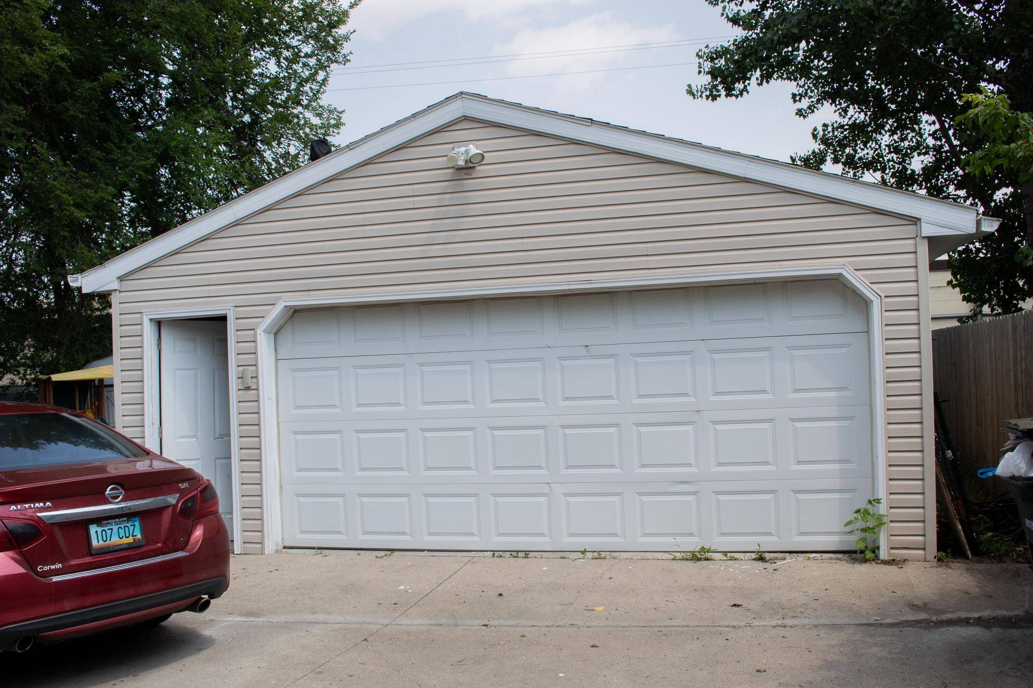 1522 13 1/2 ST S, Fargo, ND 58103