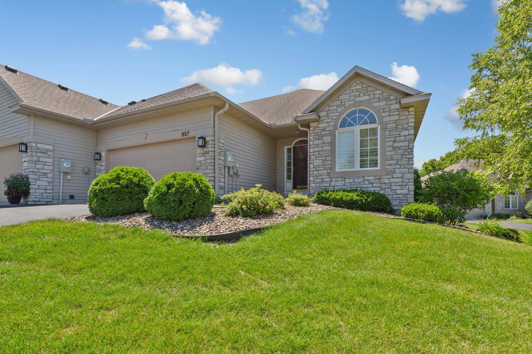 827 Vardon CT, Faribault, MN 55021
