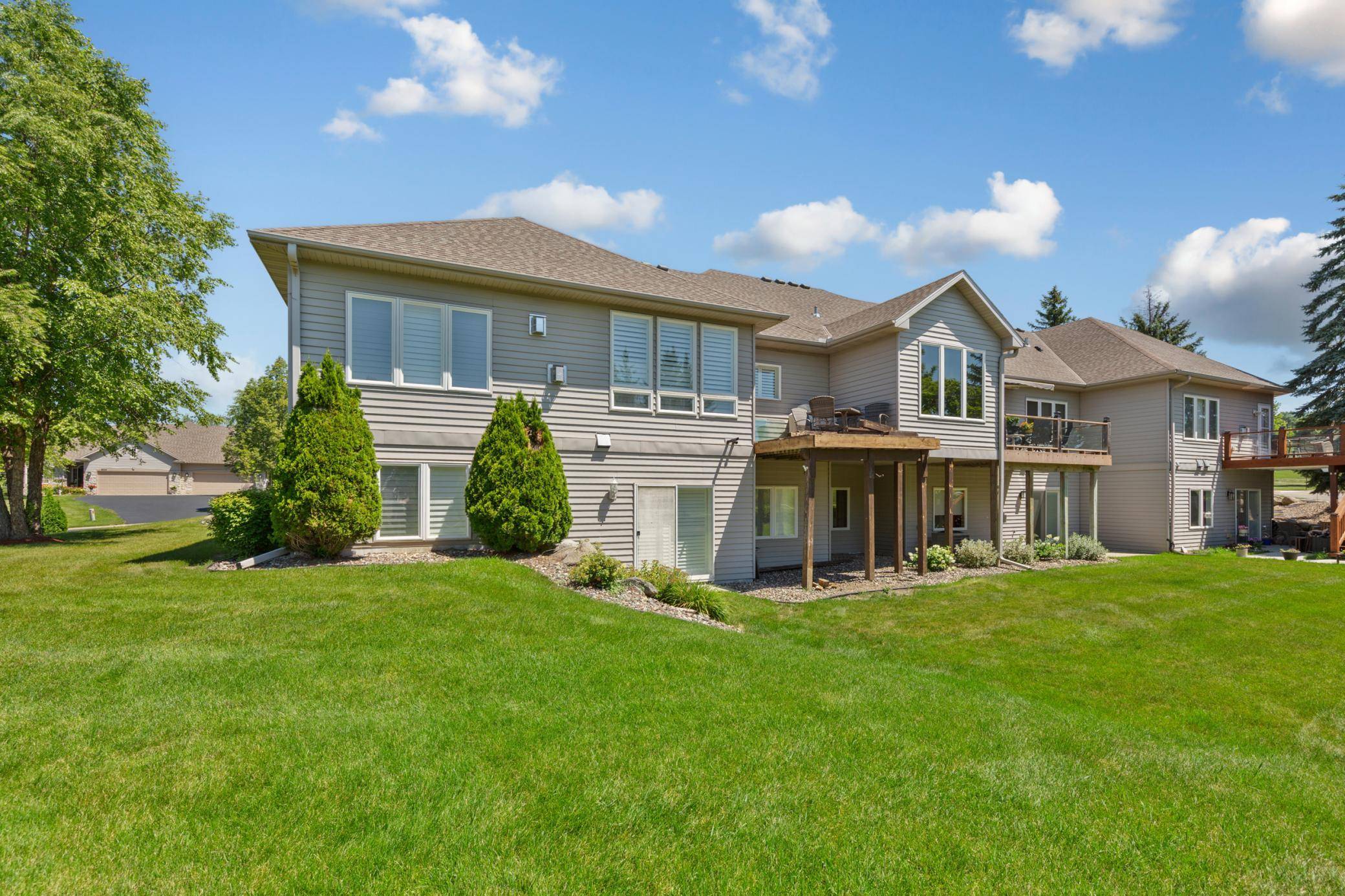 827 Vardon CT, Faribault, MN 55021